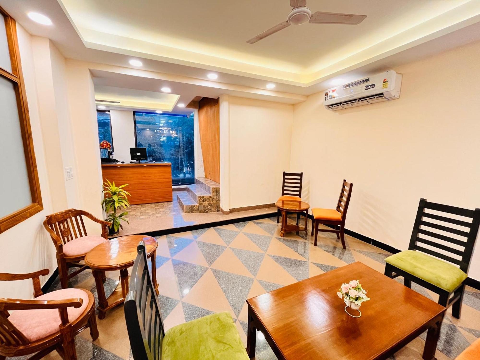 Apartment Galaxy - Park South Delhi