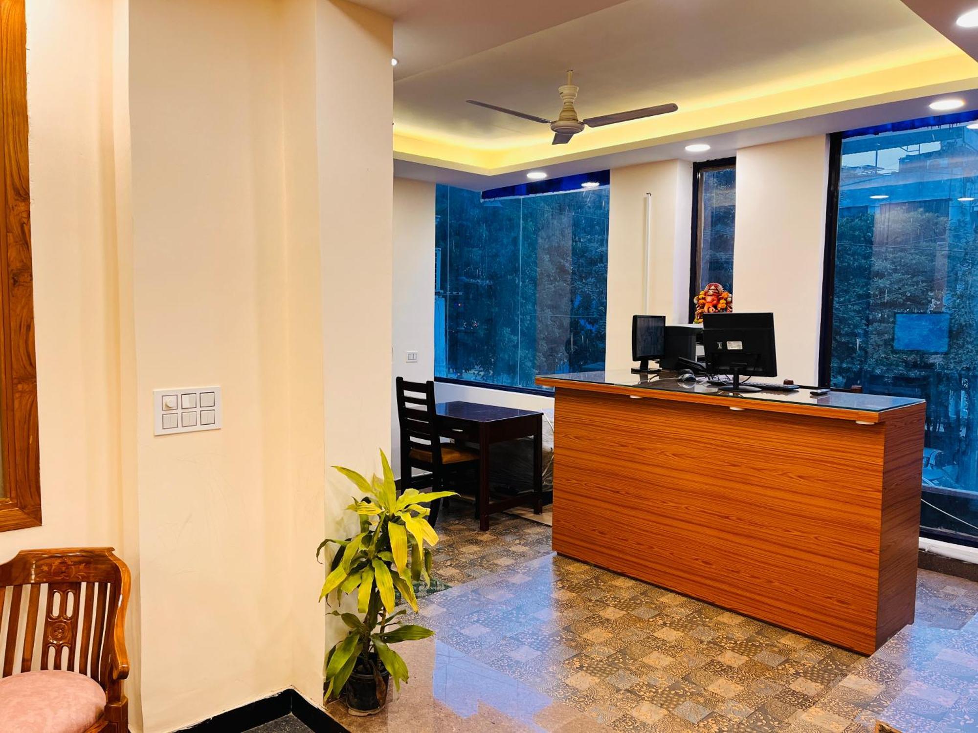 Apartment Galaxy - Park South Delhi New Delhi