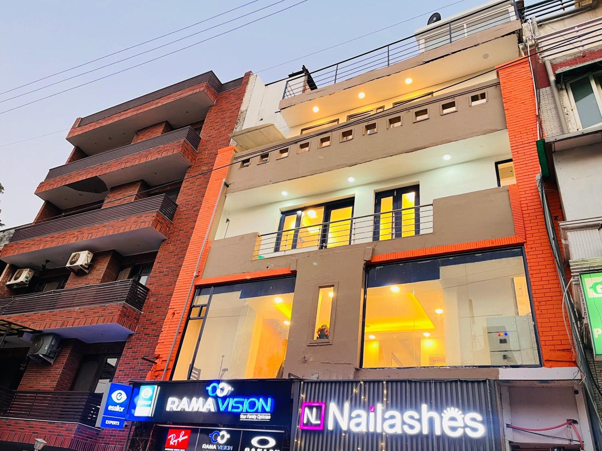 Galaxy - Park South Delhi Apartment