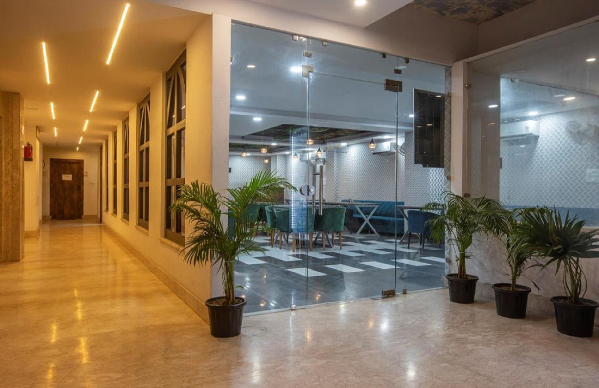 Tri Star Delhi Airport Hotel