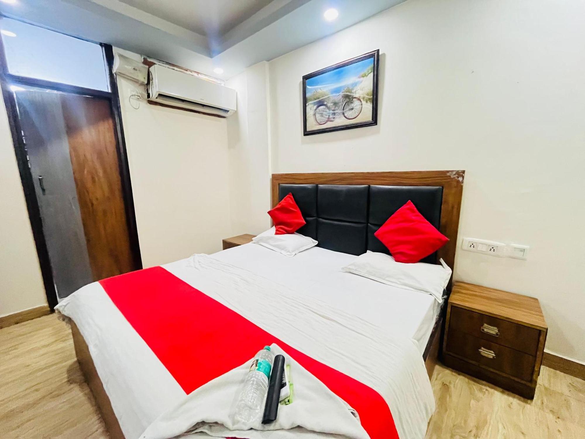 Kerala - Near Nzmmudin Railway Station Hotel 3*