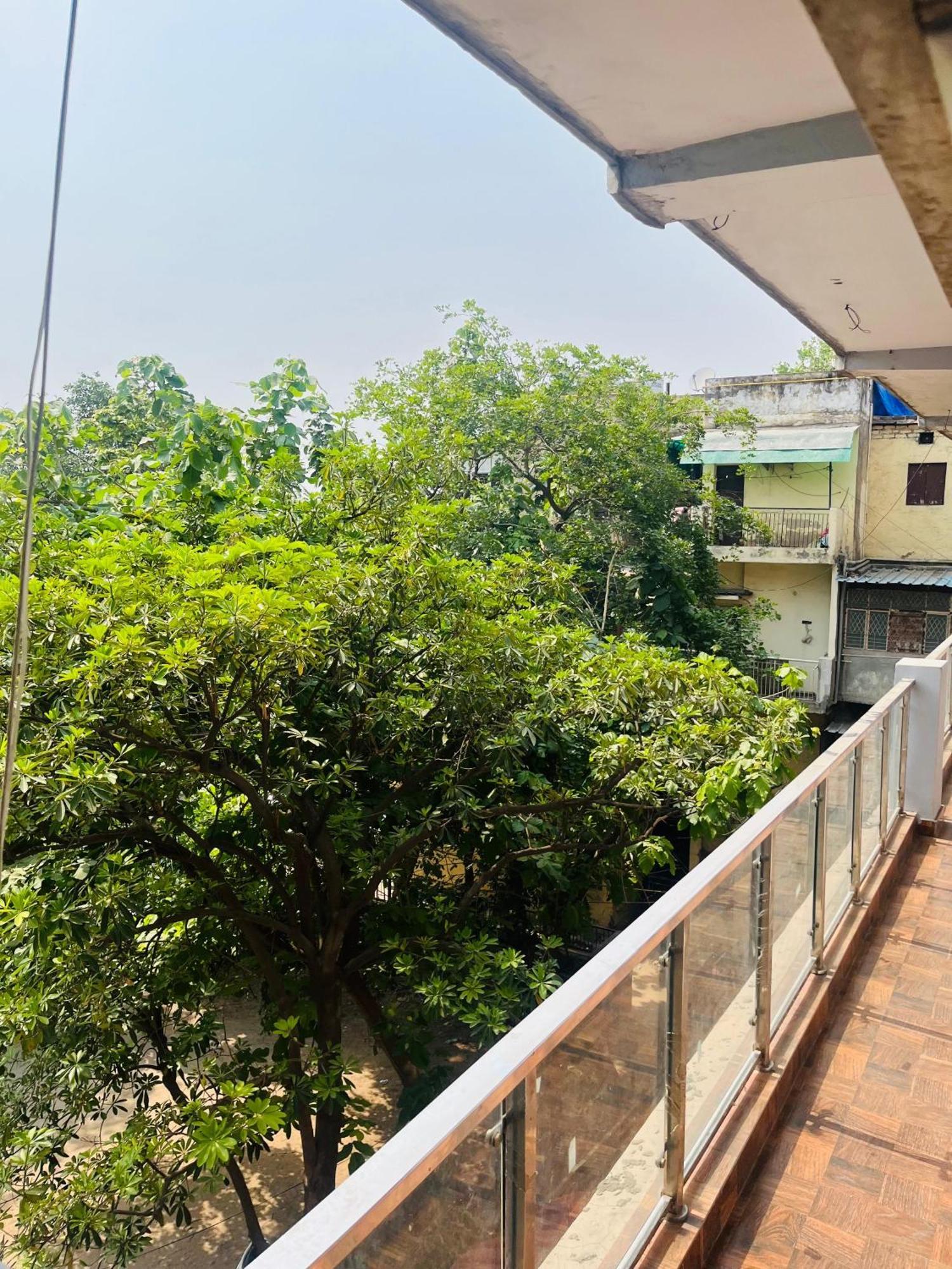 Kerala - Near Nzmmudin Railway Station Hotel