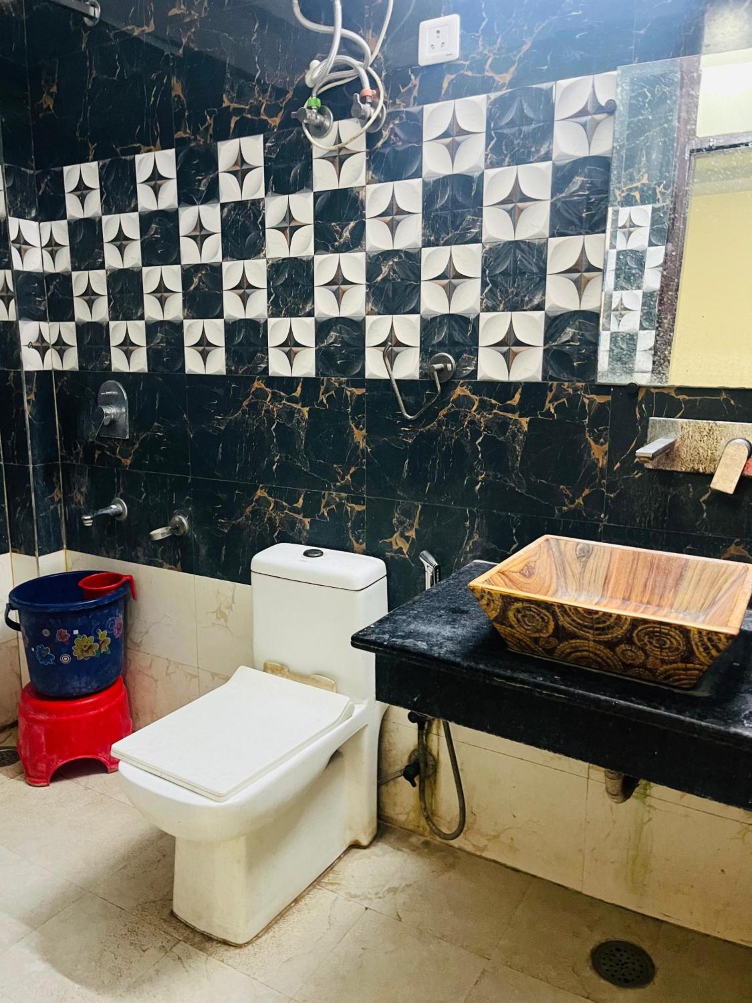 Hotel Kerala - Near Nzmmudin Railway Station 3*