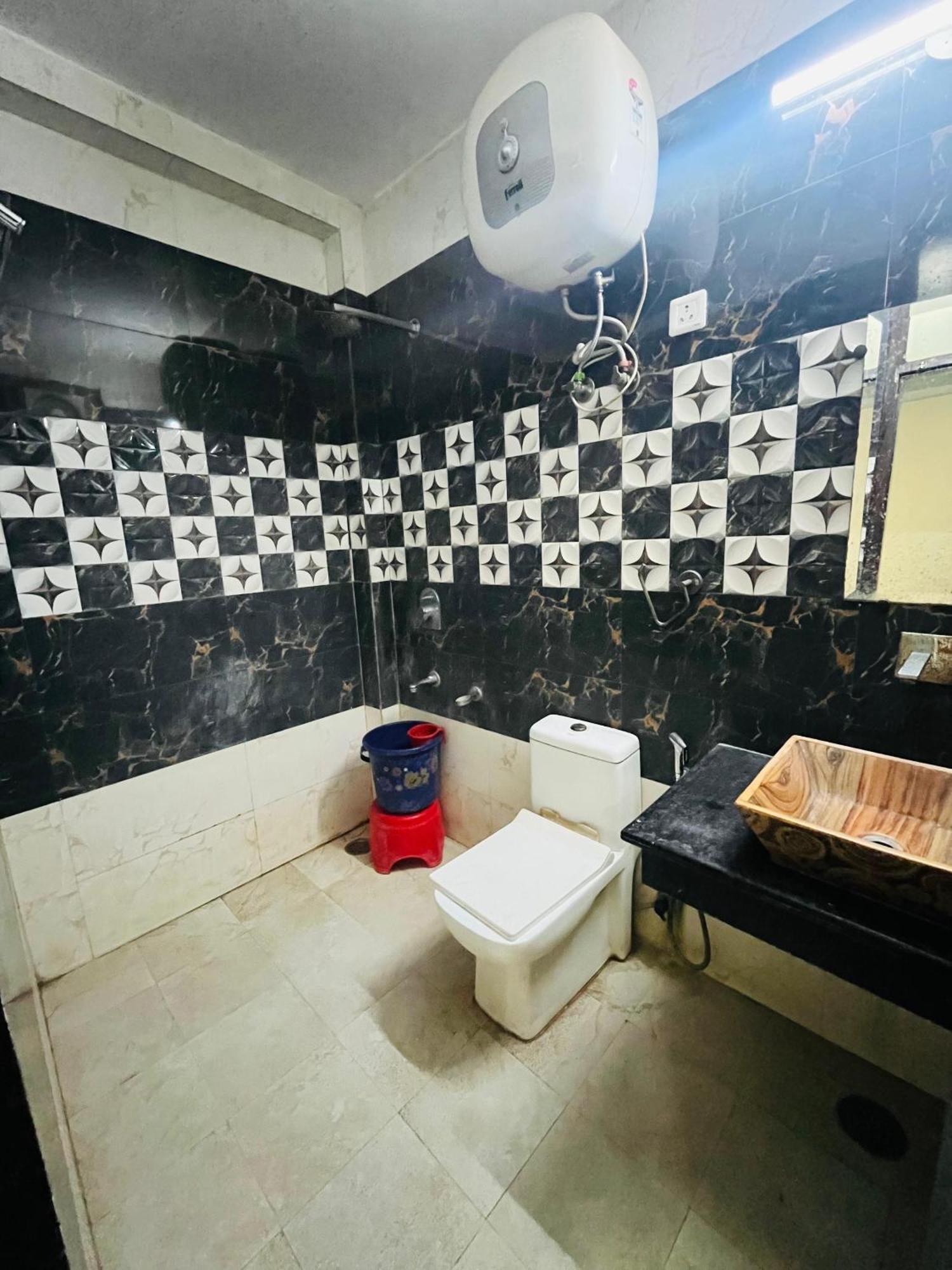 Hotel Kerala - Near Nzmmudin Railway Station New Delhi