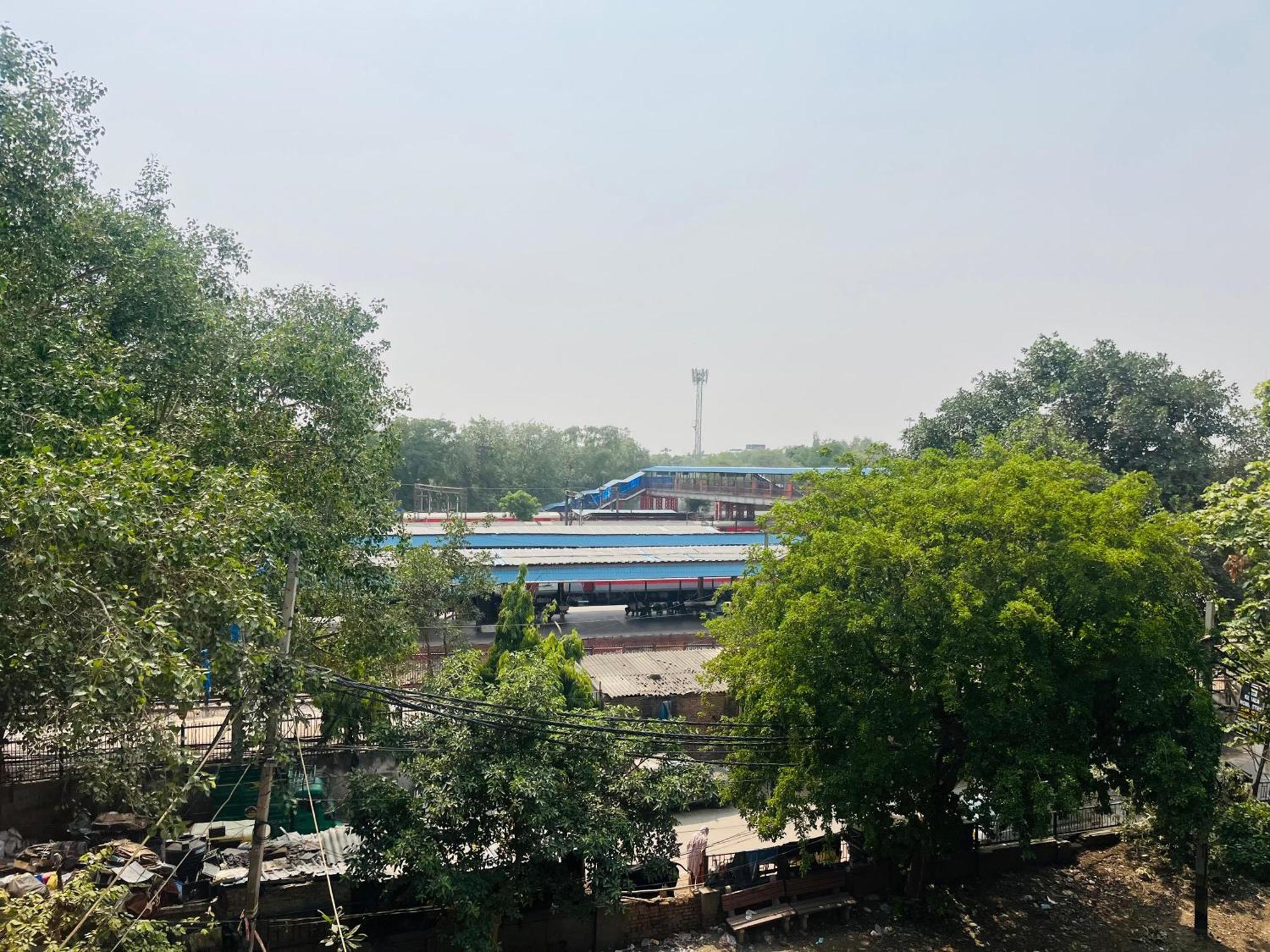 Kerala - Near Nzmmudin Railway Station New Delhi