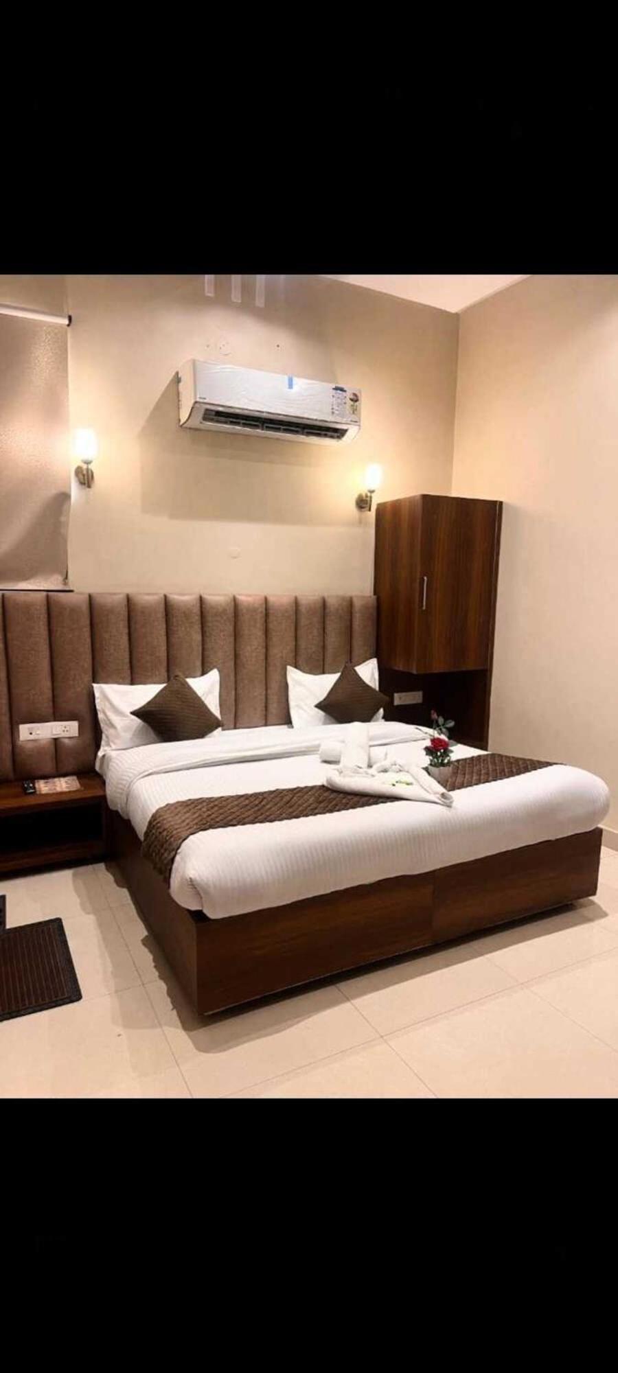 's' In Ramesh Nagar