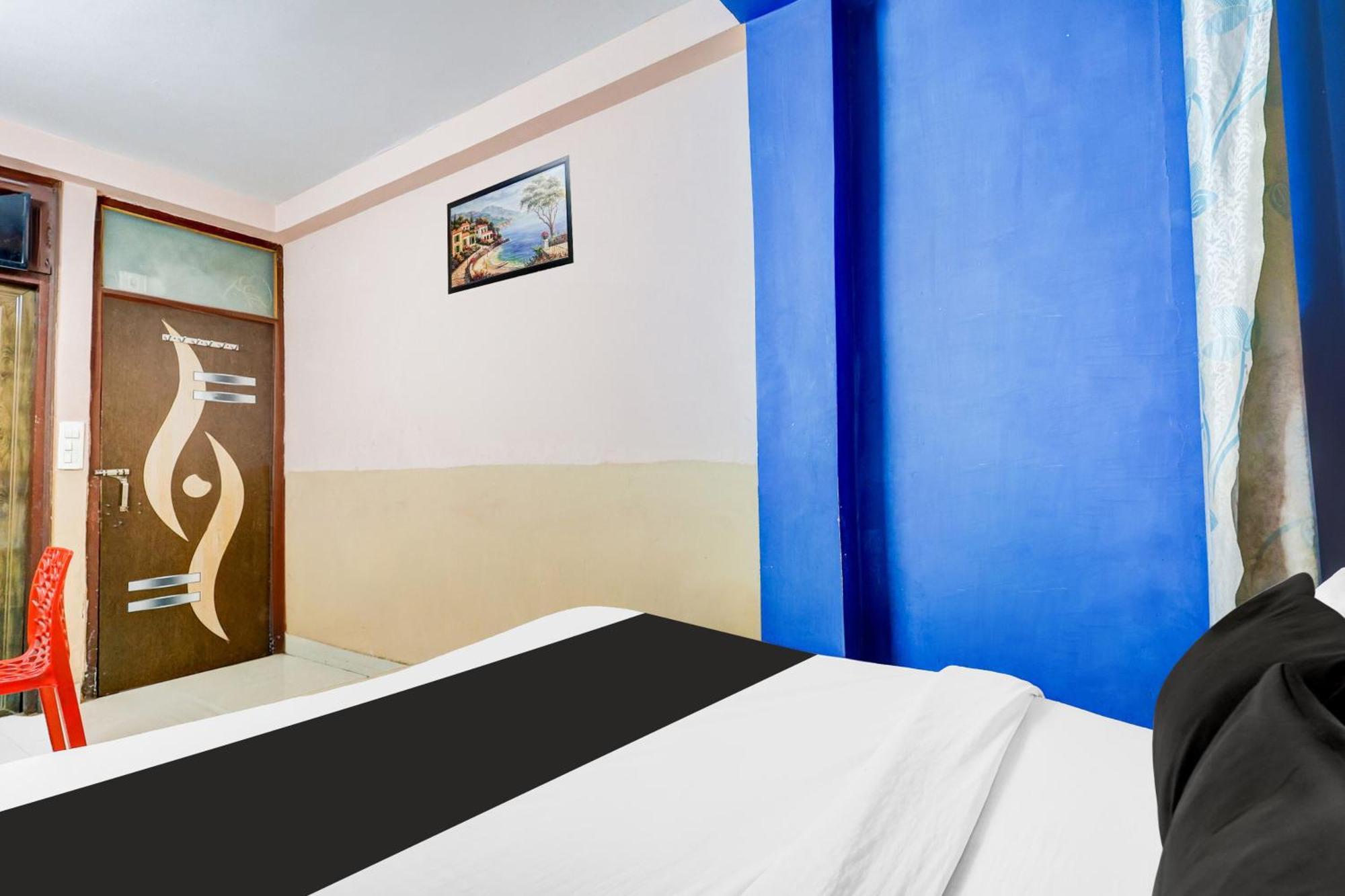 Hotel O Deurali Dx New Delhi