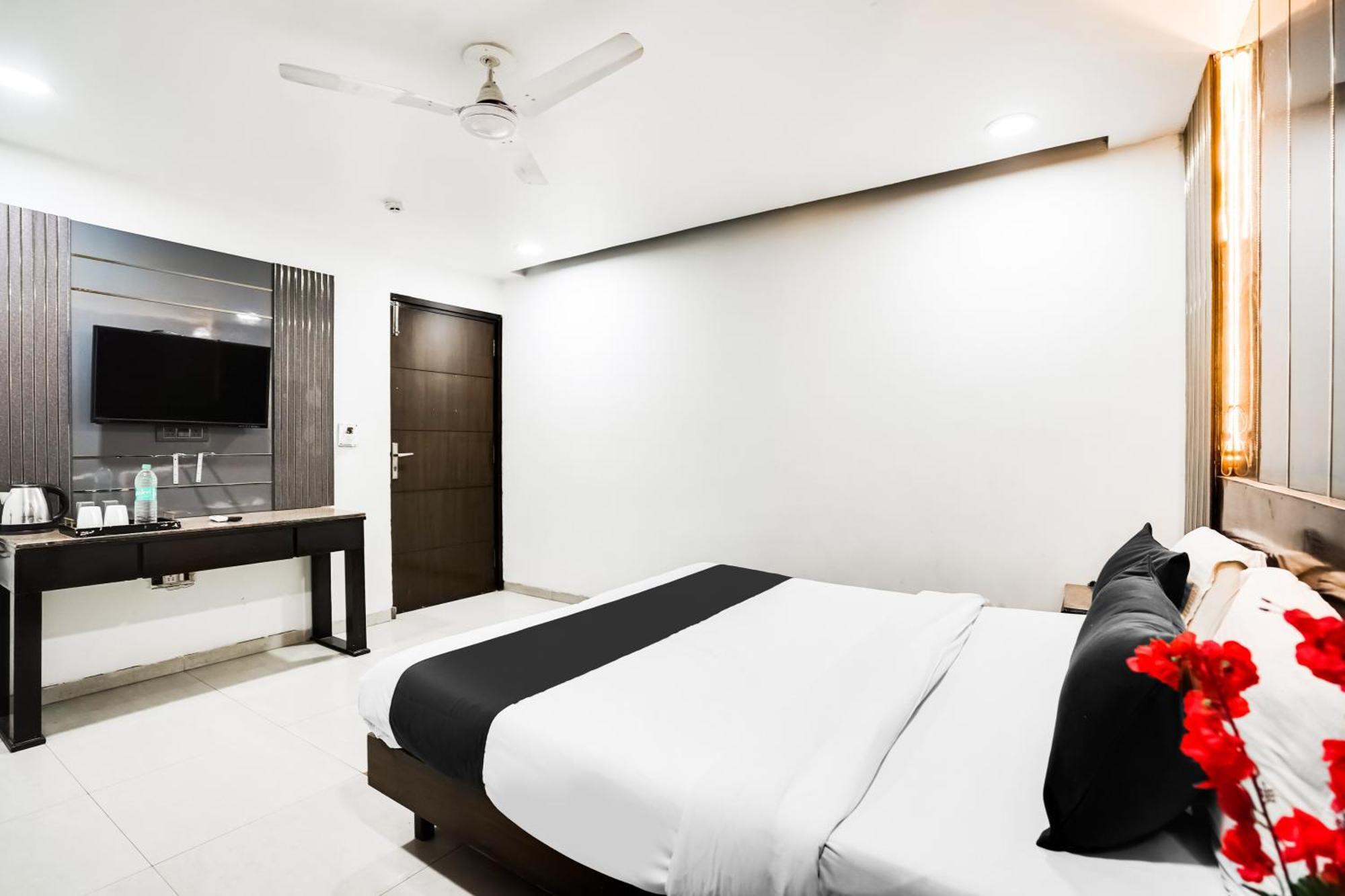 O Grand Peepal Delhi (National Capital Territory of India)