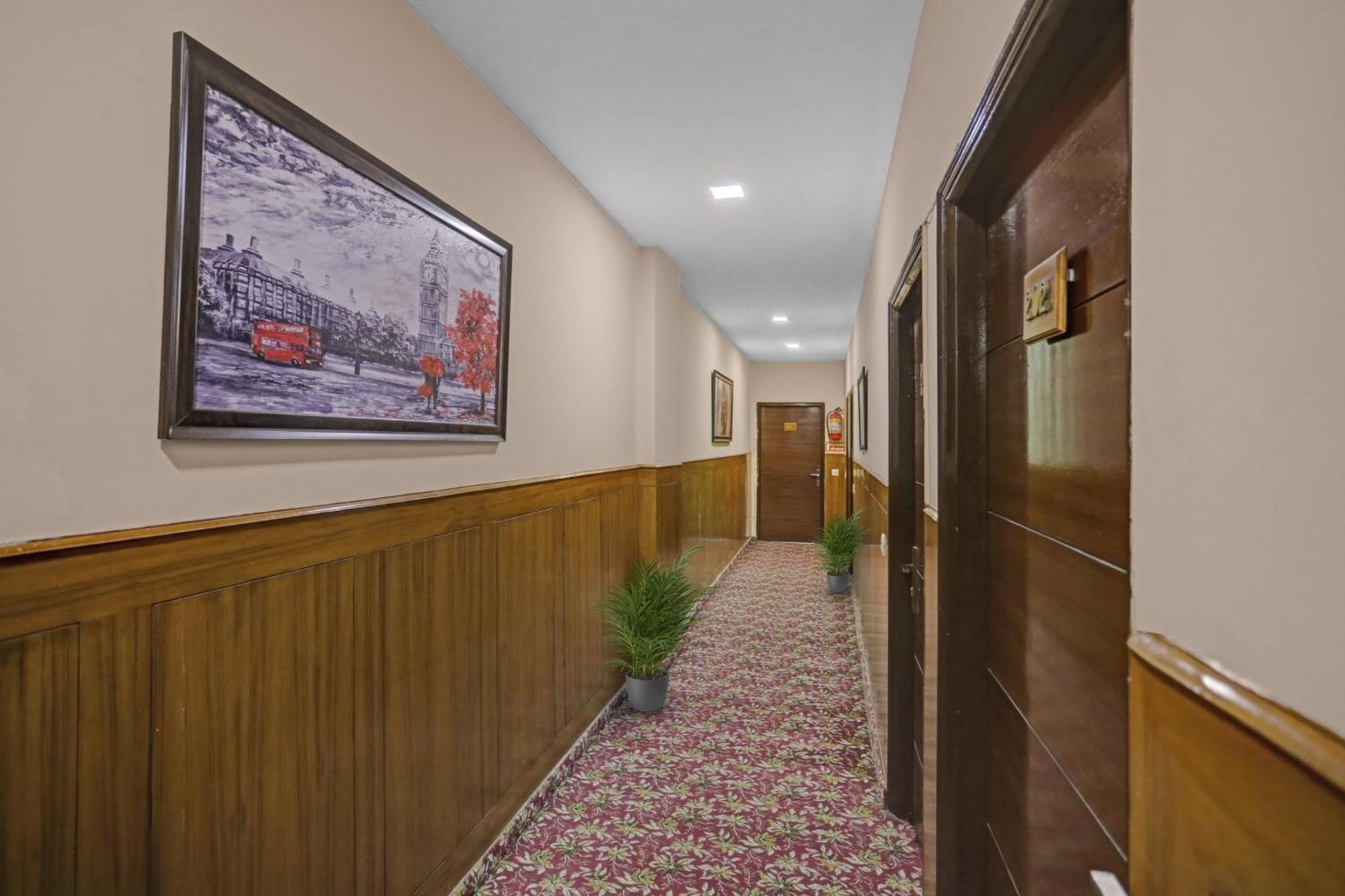 Oyo Townhouse Park Residency 3 Hotel New Delhi