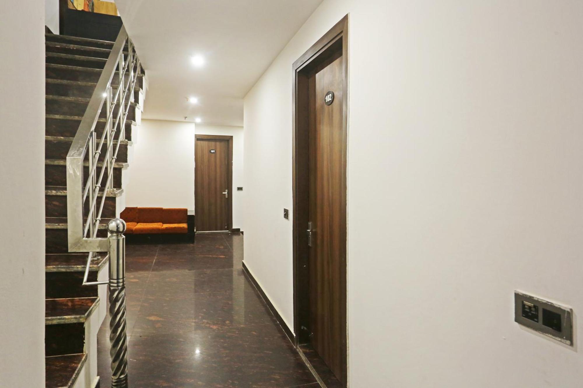 Ecg Grand Inn-near Delhi Airport Hotel *