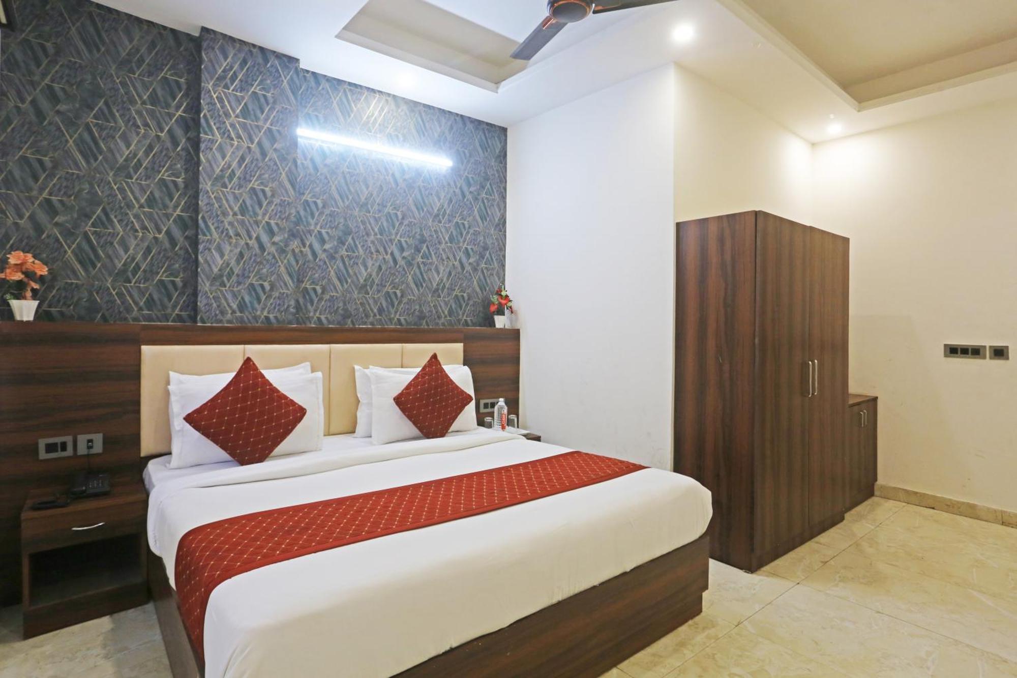 Hotel Ecg Grand Inn-near Delhi Airport