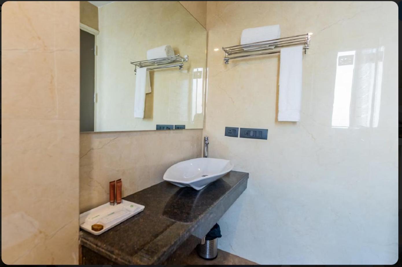 Mayur C R Park - Greater Kailash Hotel