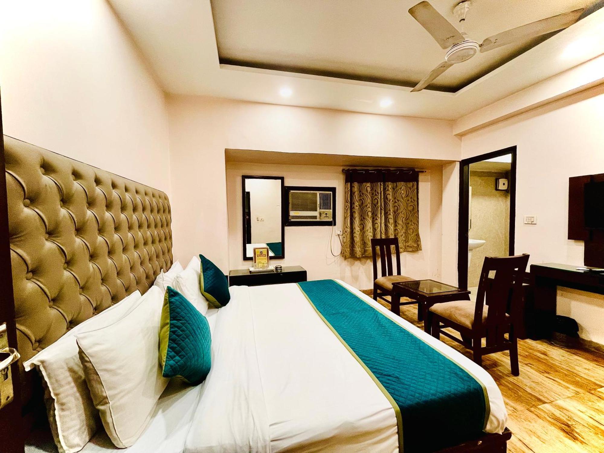 Kabeer' Front Of New Railway Station & 5 Minute From Connaught Place 3*