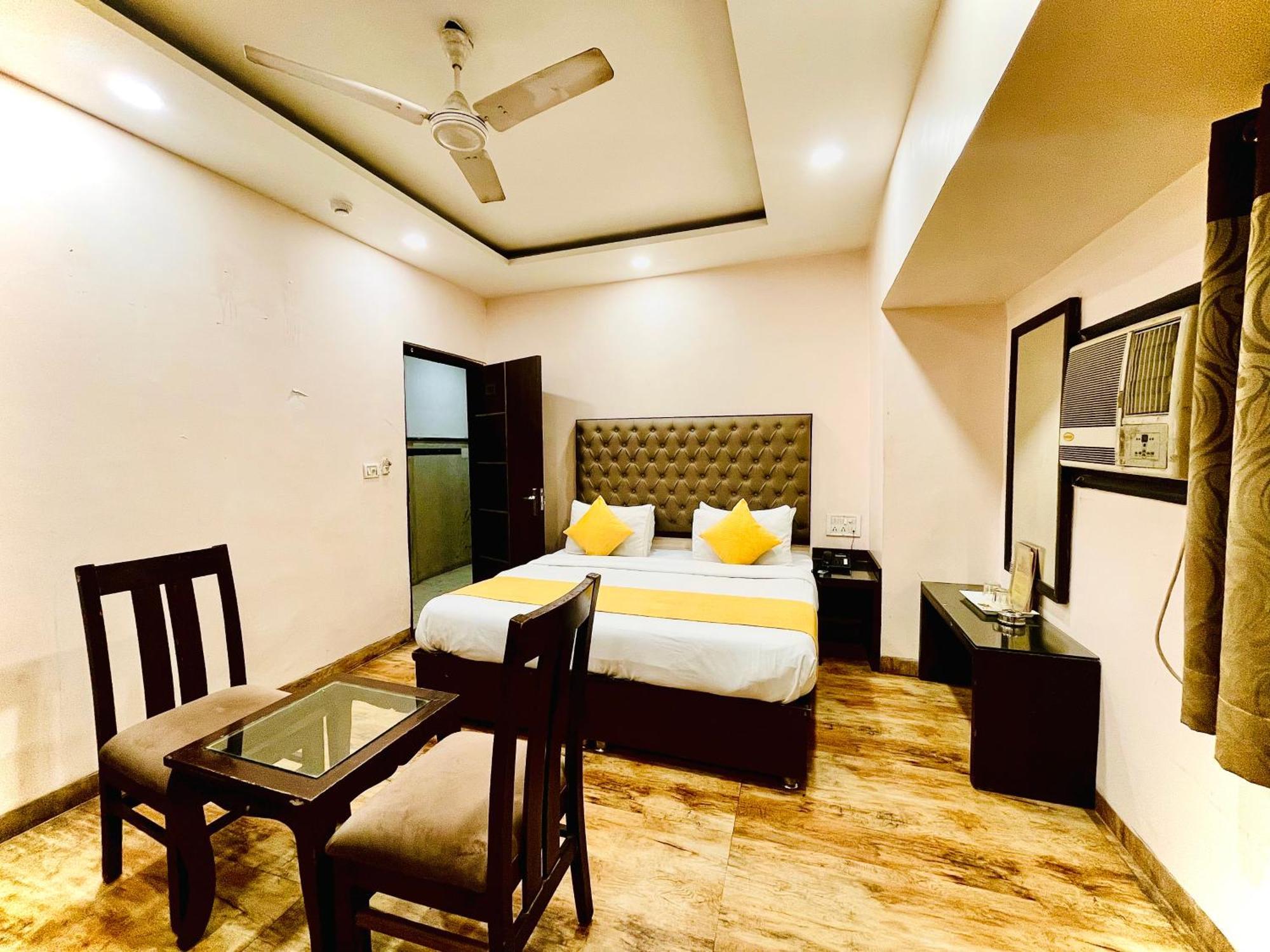 Hotel Kabeer' Front Of New Railway Station & 5 Minute From Connaught Place Delhi (National Capital Territory of India)