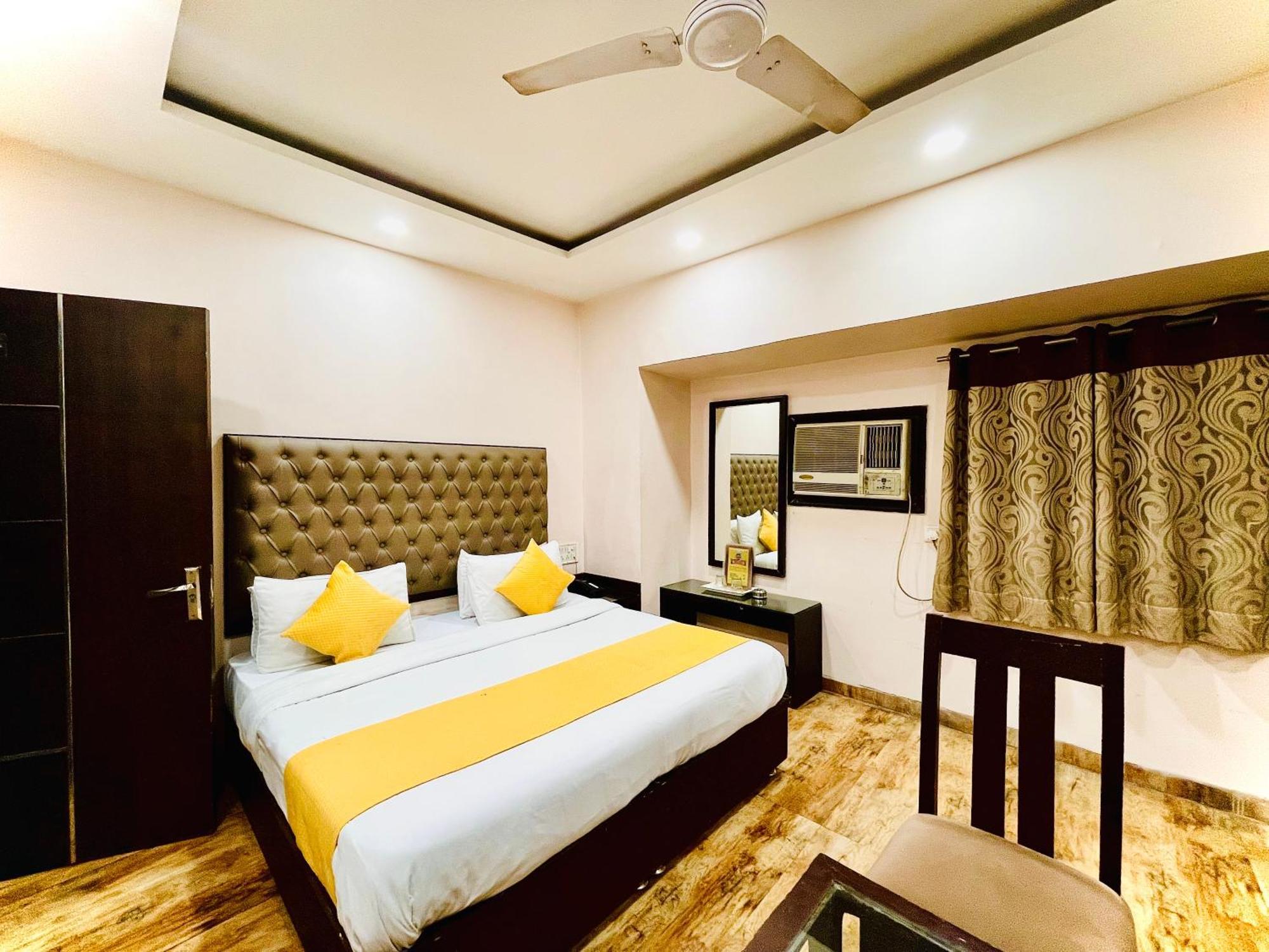 Hotel Kabeer' Front Of New Railway Station & 5 Minute From Connaught Place 3*