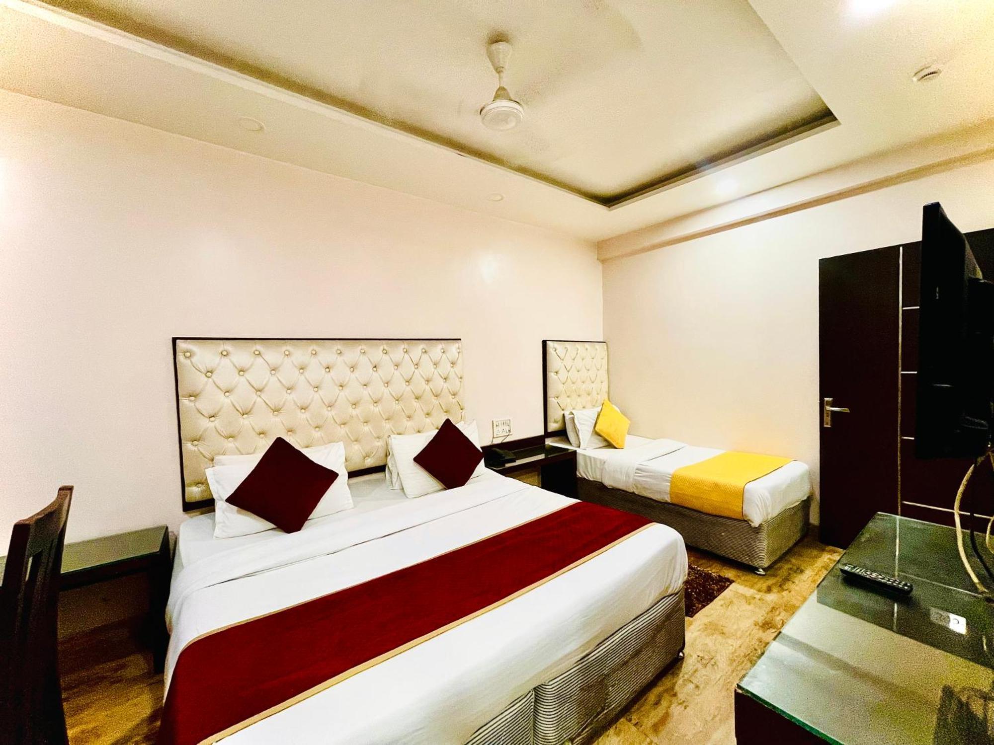 Kabeer' Front Of New Railway Station & 5 Minute From Connaught Place Hotel 3*
