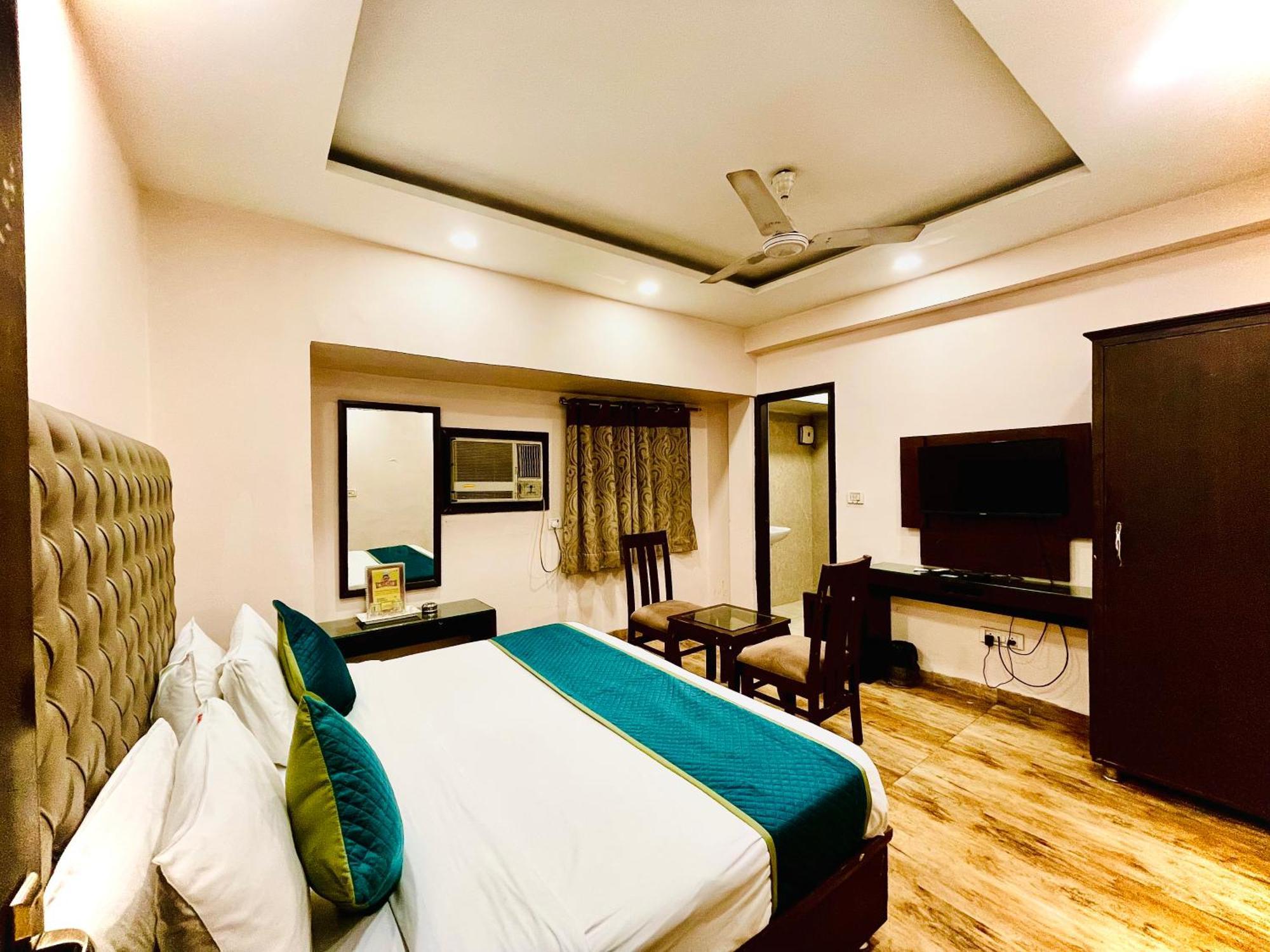 Kabeer' Front Of New Railway Station & 5 Minute From Connaught Place Hotel