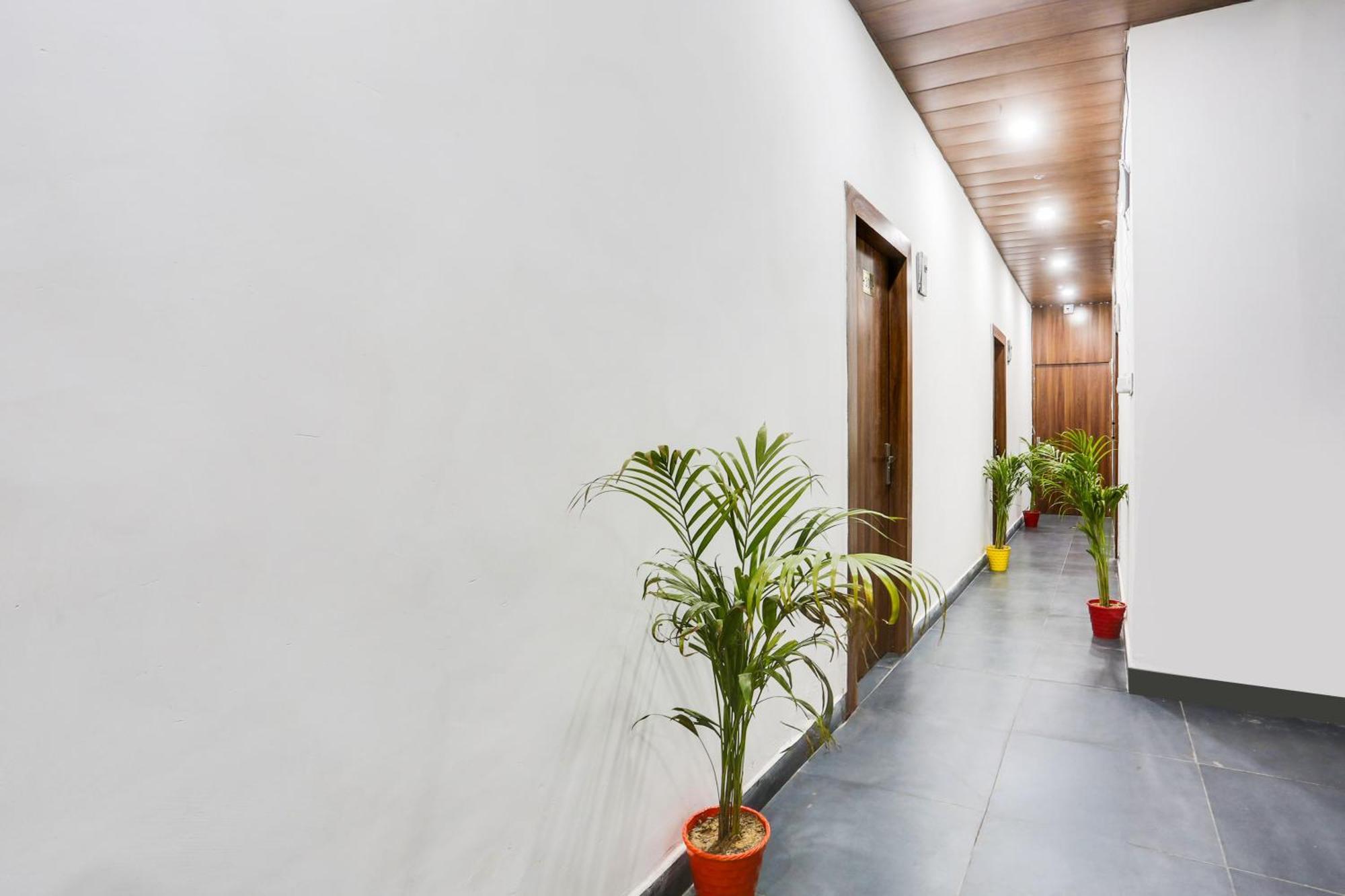 Hotel O The Signature New Delhi