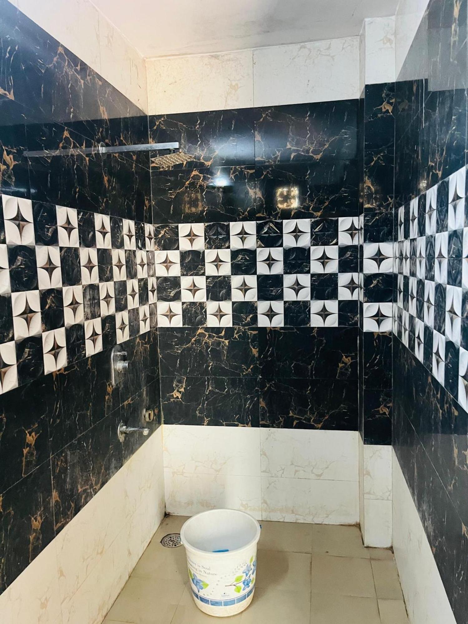 - Near Nizamunddin Railway Station 3*