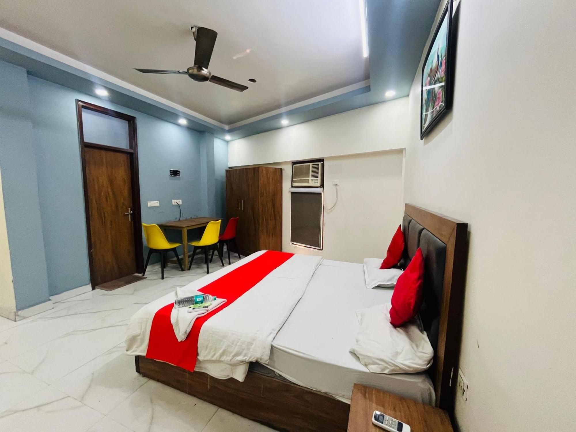 - Near Nizamunddin Railway Station