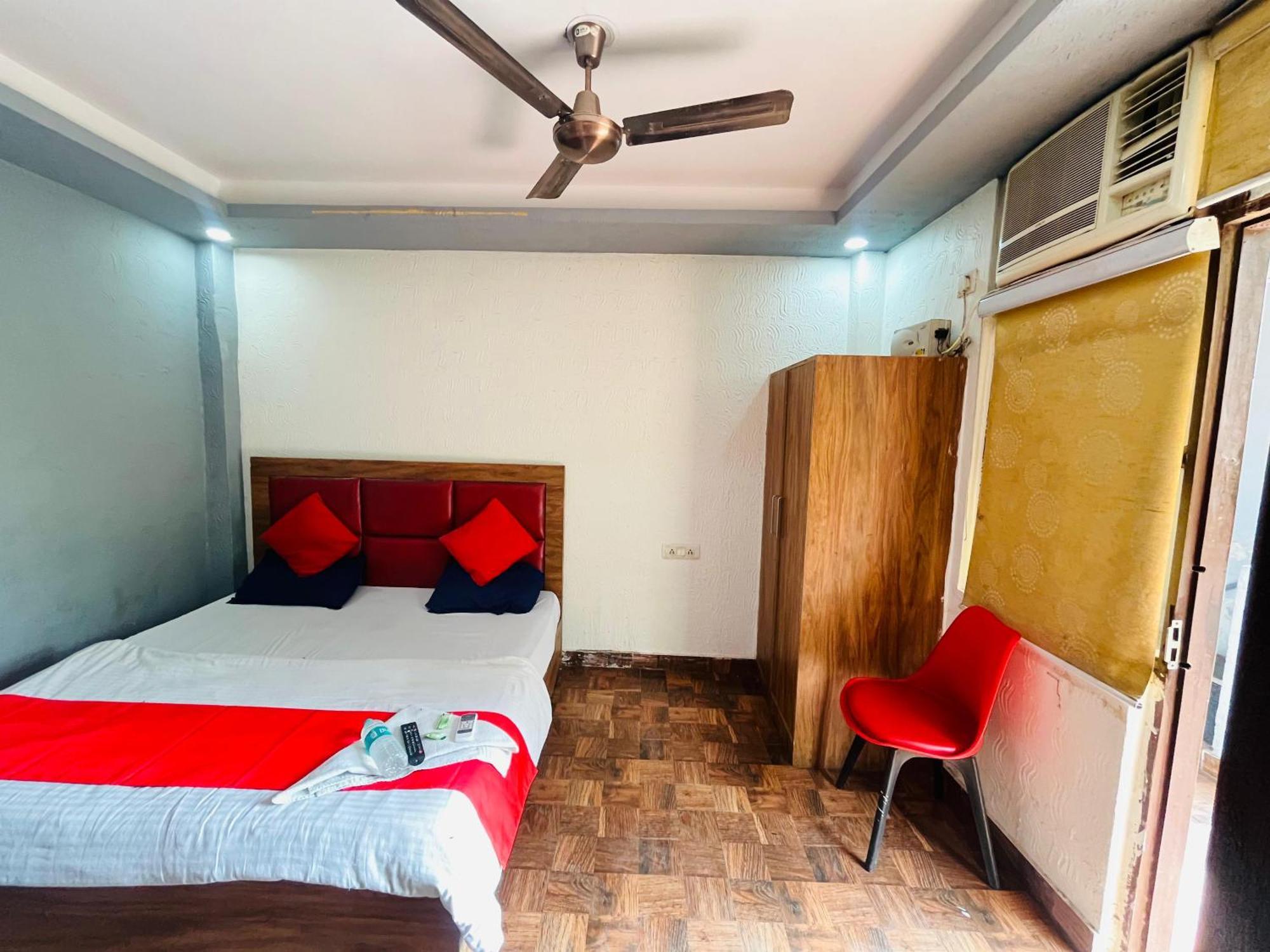 - Near Nizamunddin Railway Station 3*