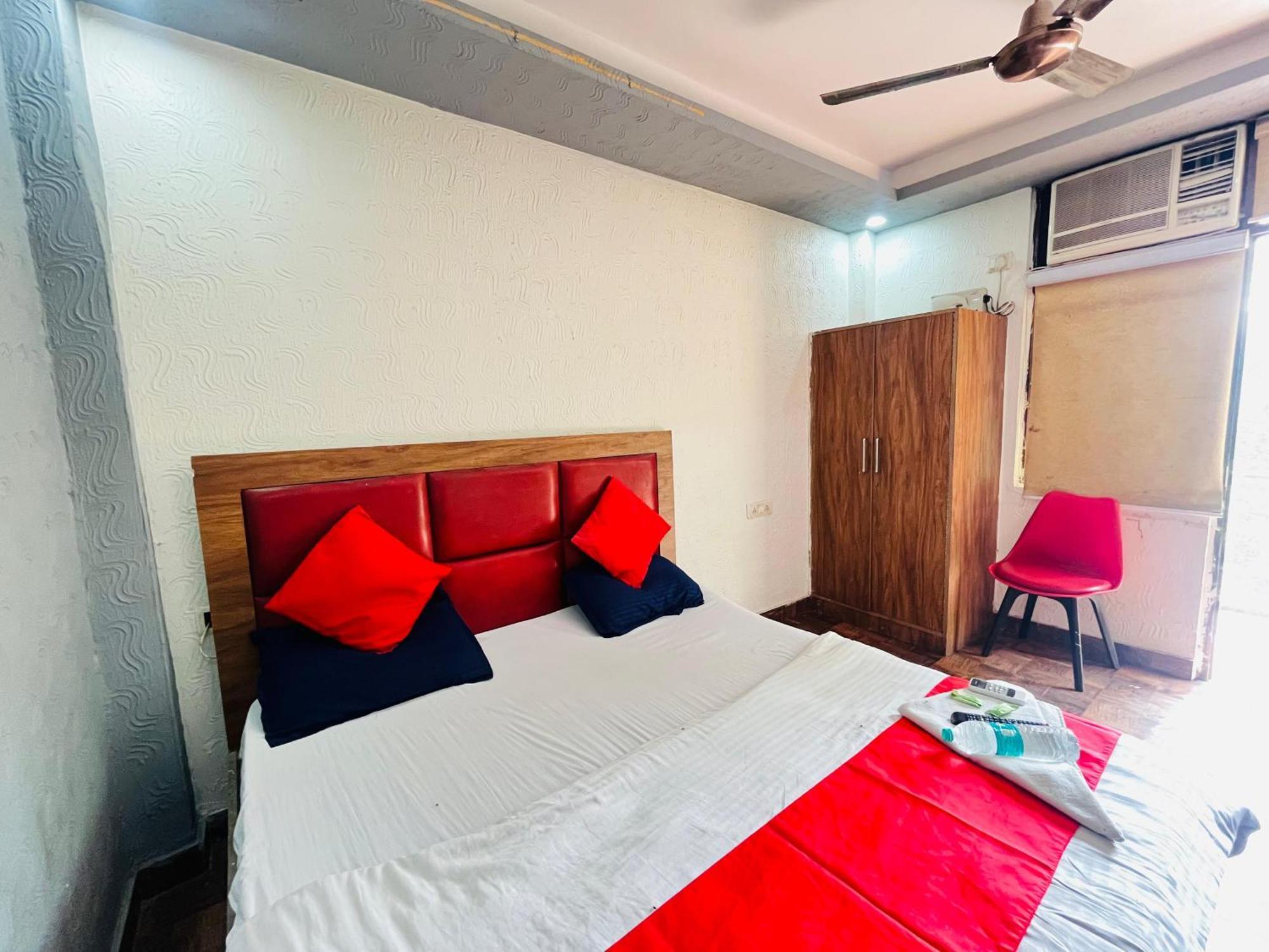 - Near Nizamunddin Railway Station Nova Deli