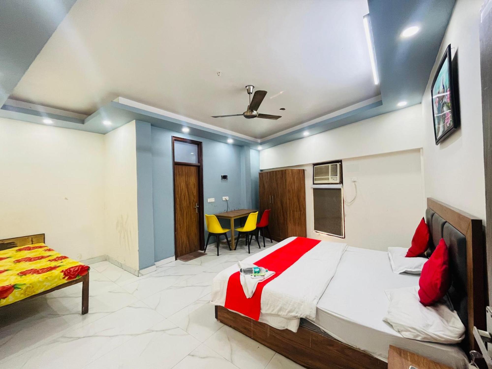 - Near Nizamunddin Railway Station