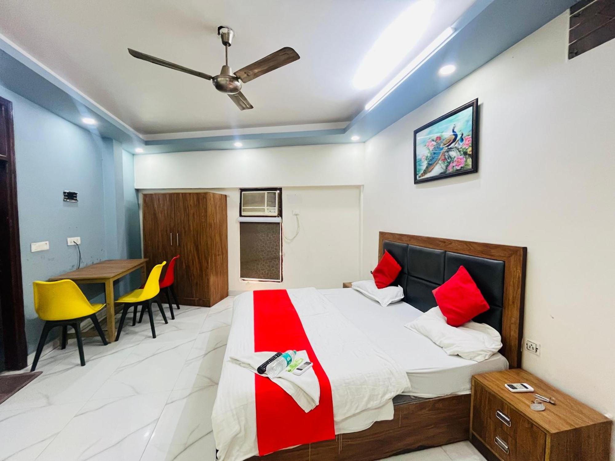 Hotel - Near Nizamunddin Railway Station