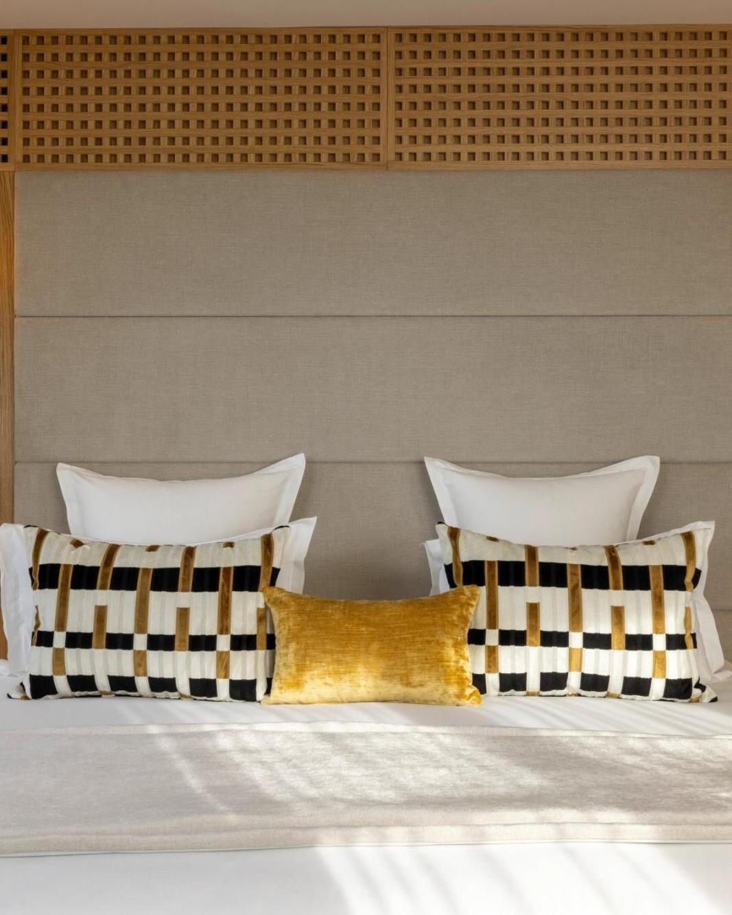 Grand Near Igi Airport Hotel 4*