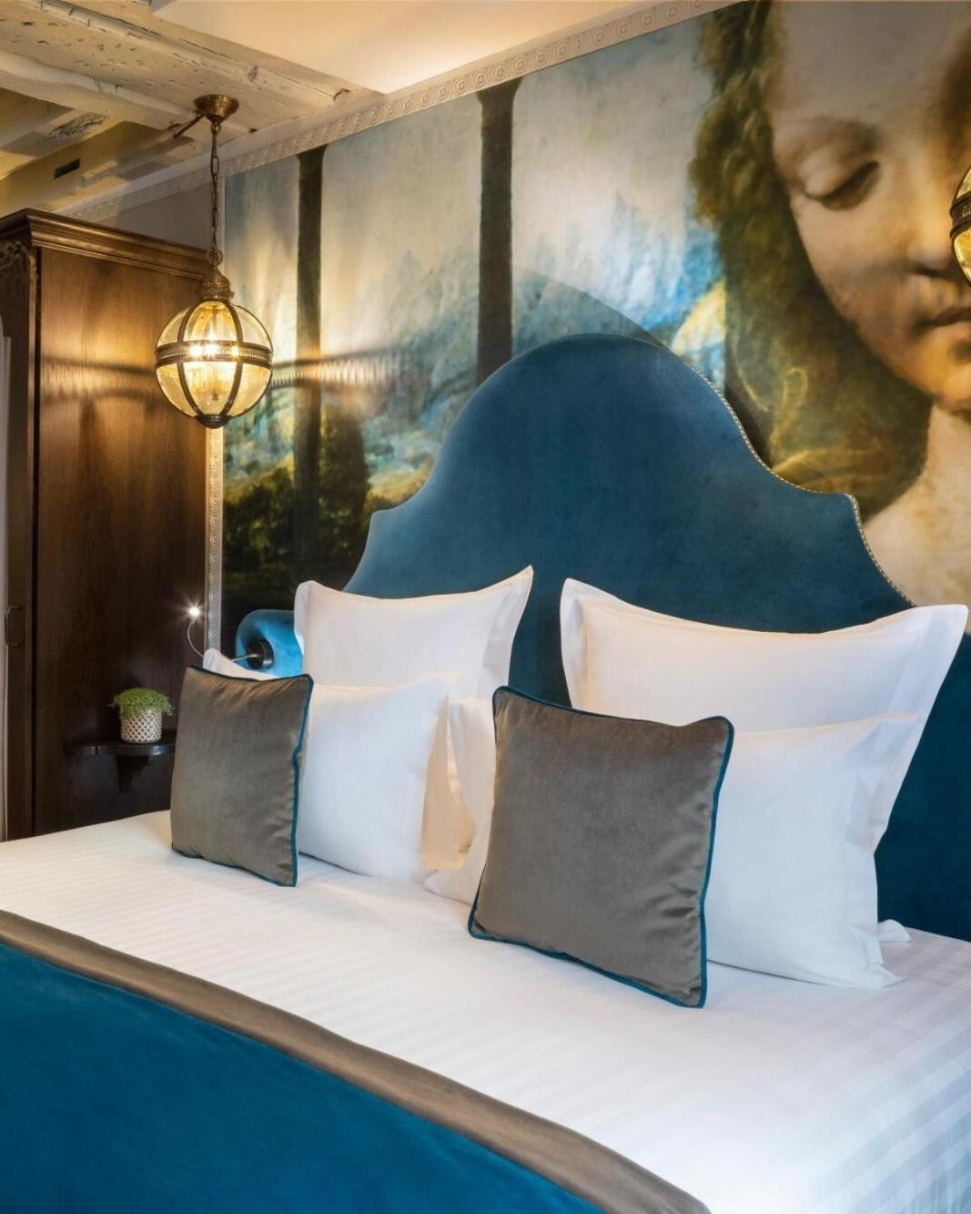 Hotel Grand Near Igi Airport