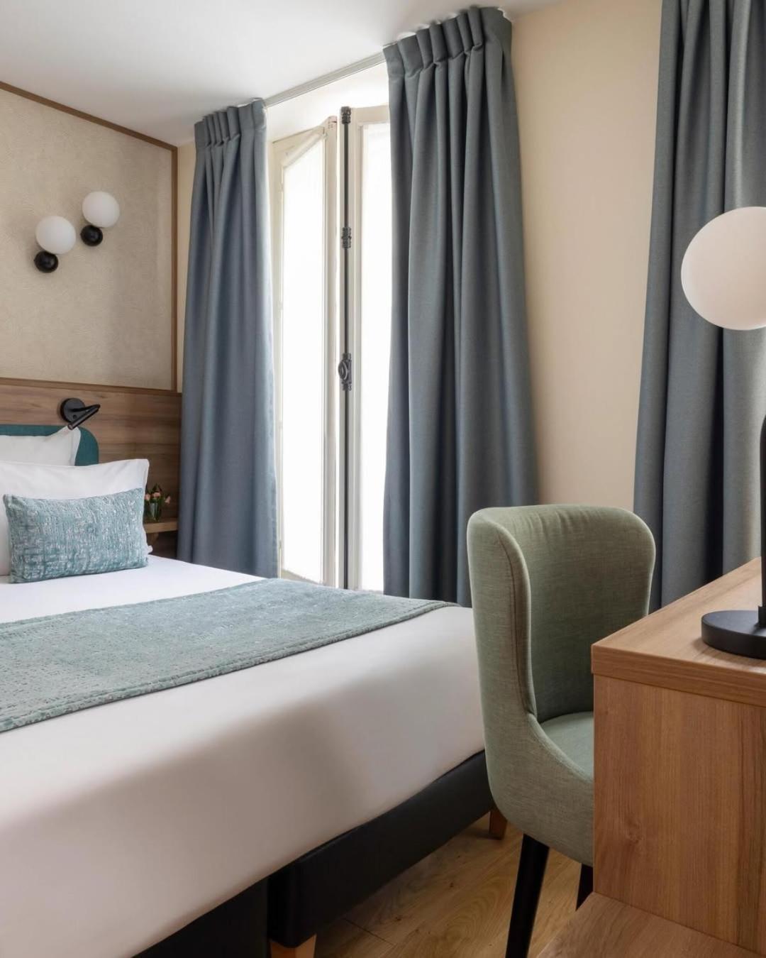 Grand Near Igi Airport Hotel 4*