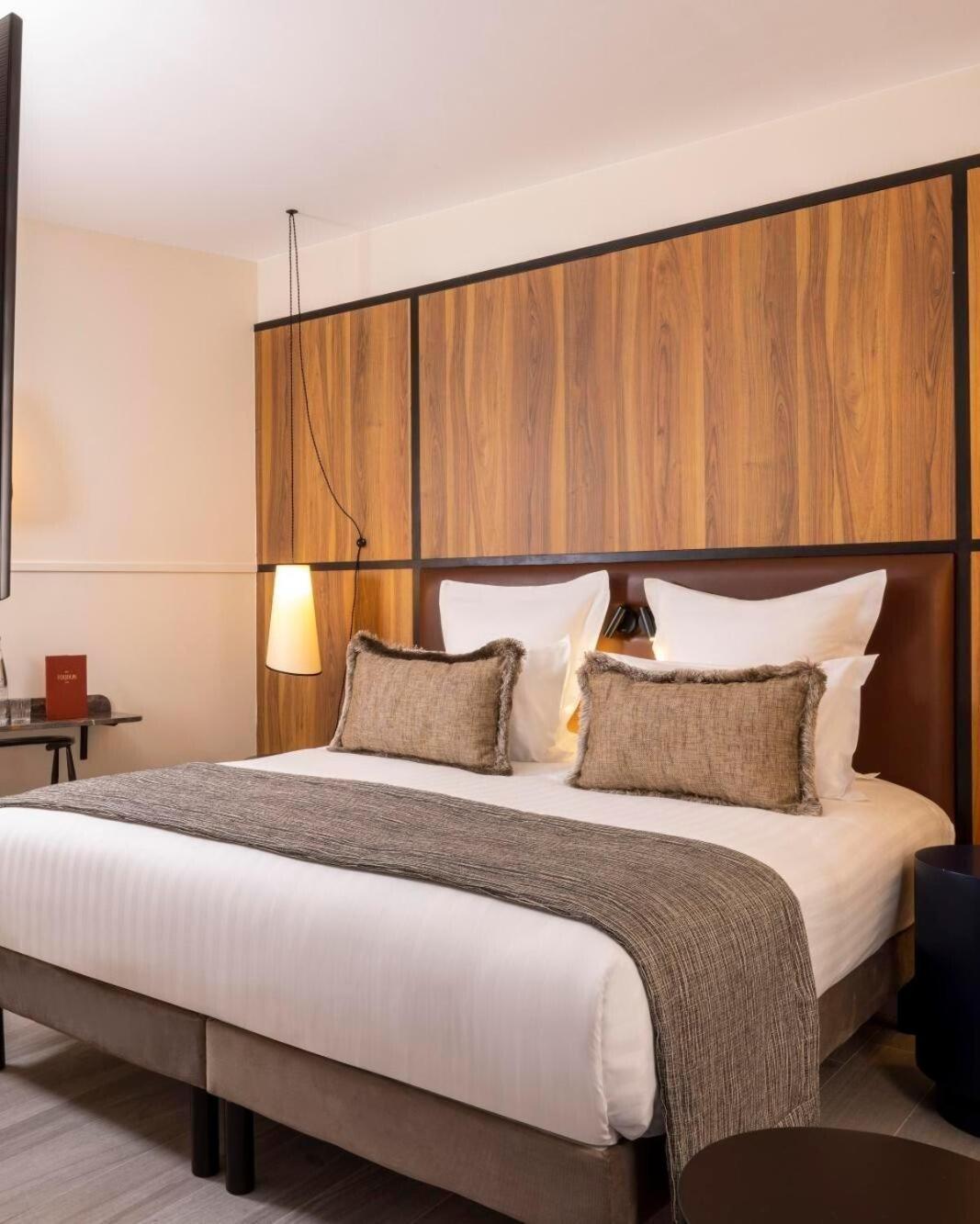Grand Near Igi Airport 4*