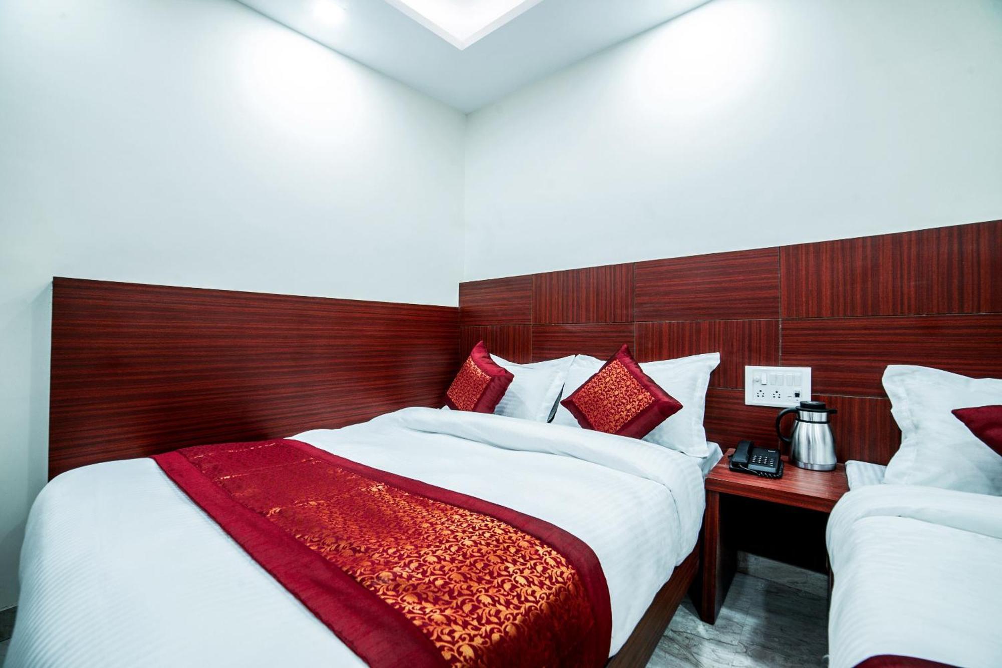 Hotel O Toto International New Delhi