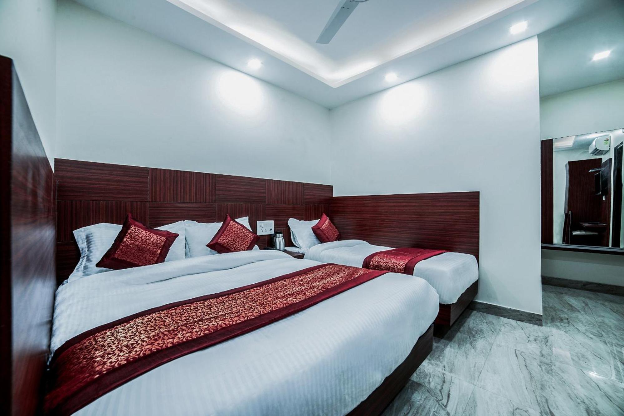 O Toto International Hotel New Delhi