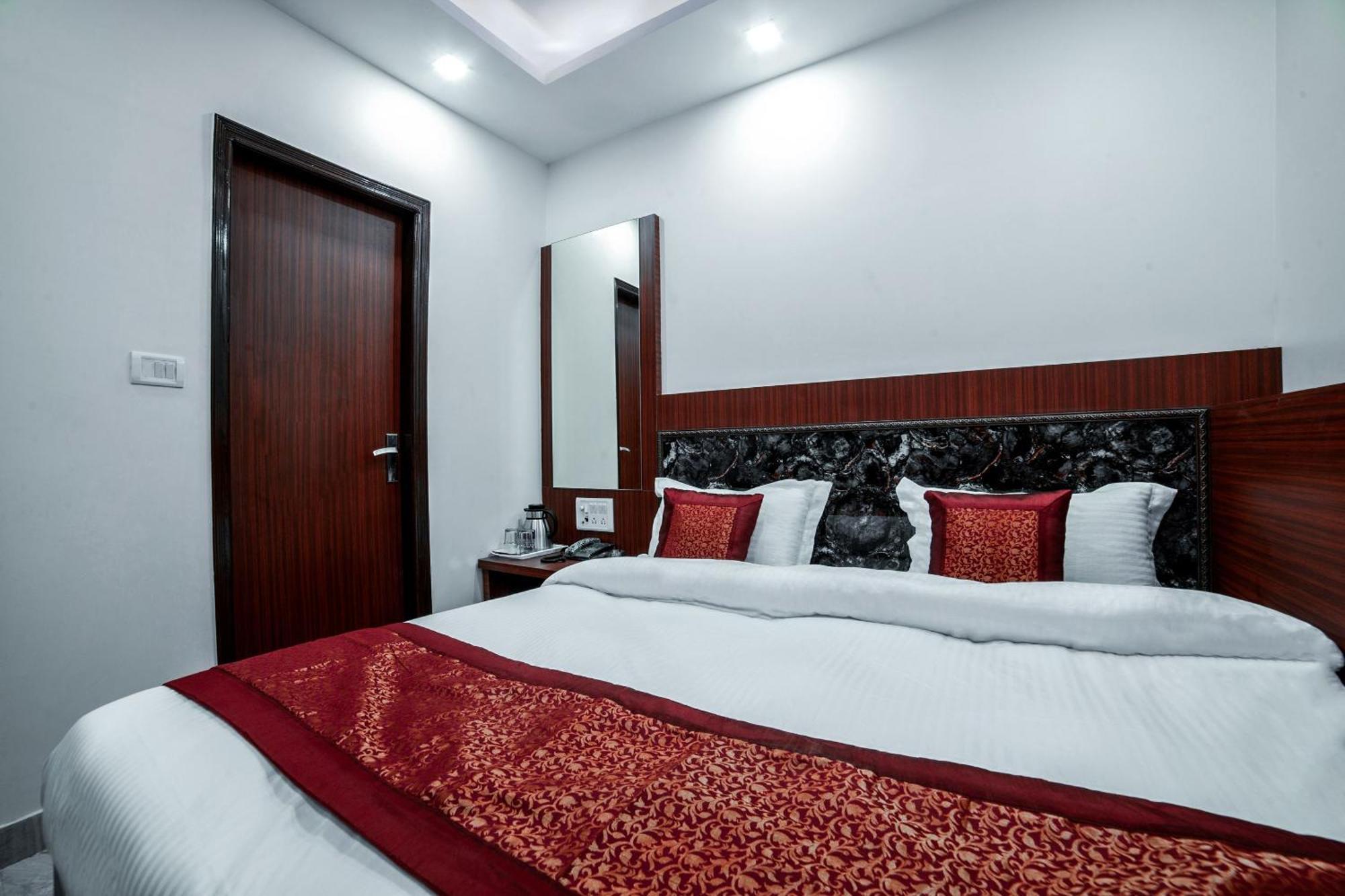 Hotel O Toto International