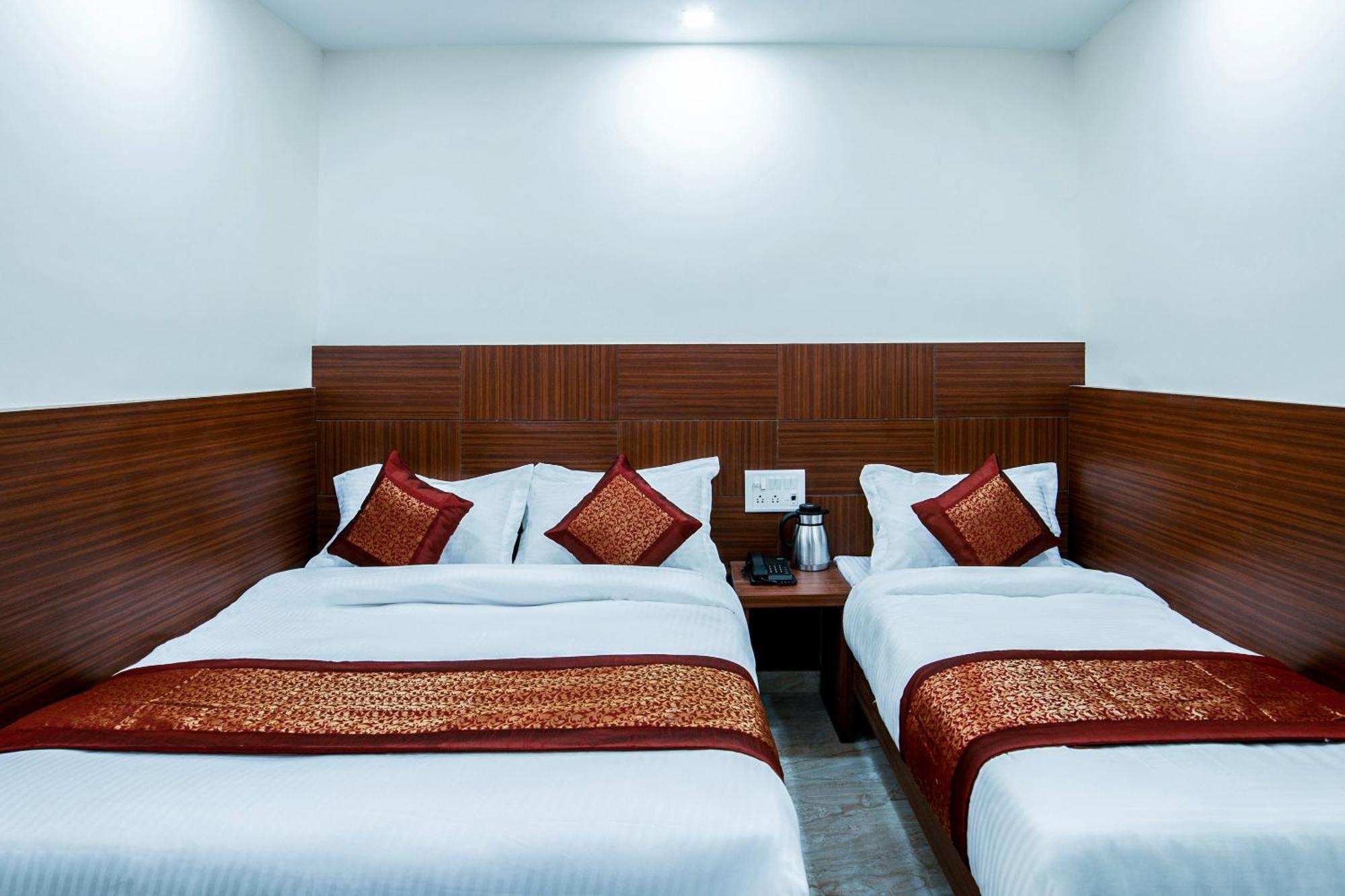 Hotel O Toto International *