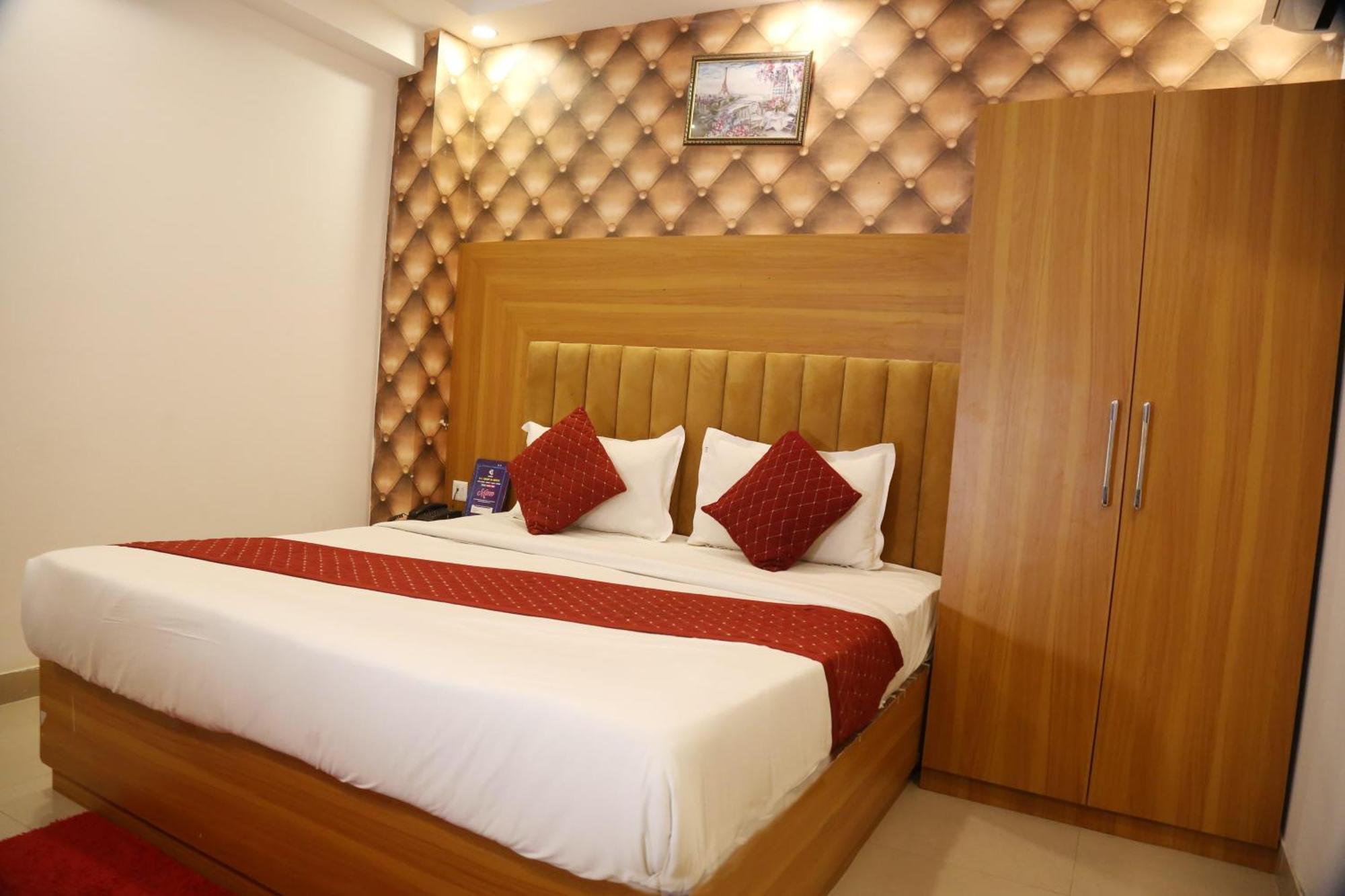 Panther Hotel 4*