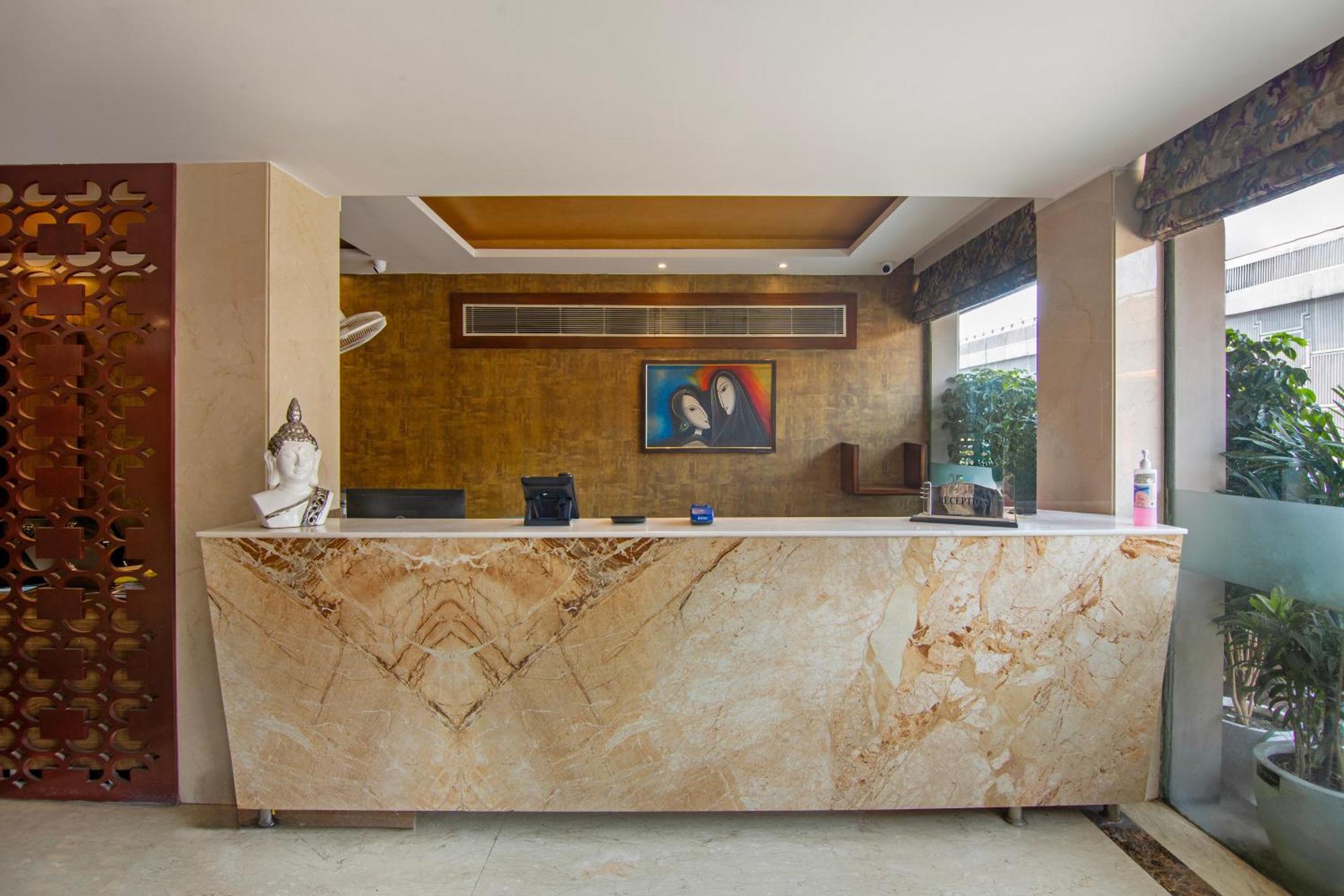 The Waves 4* New Delhi