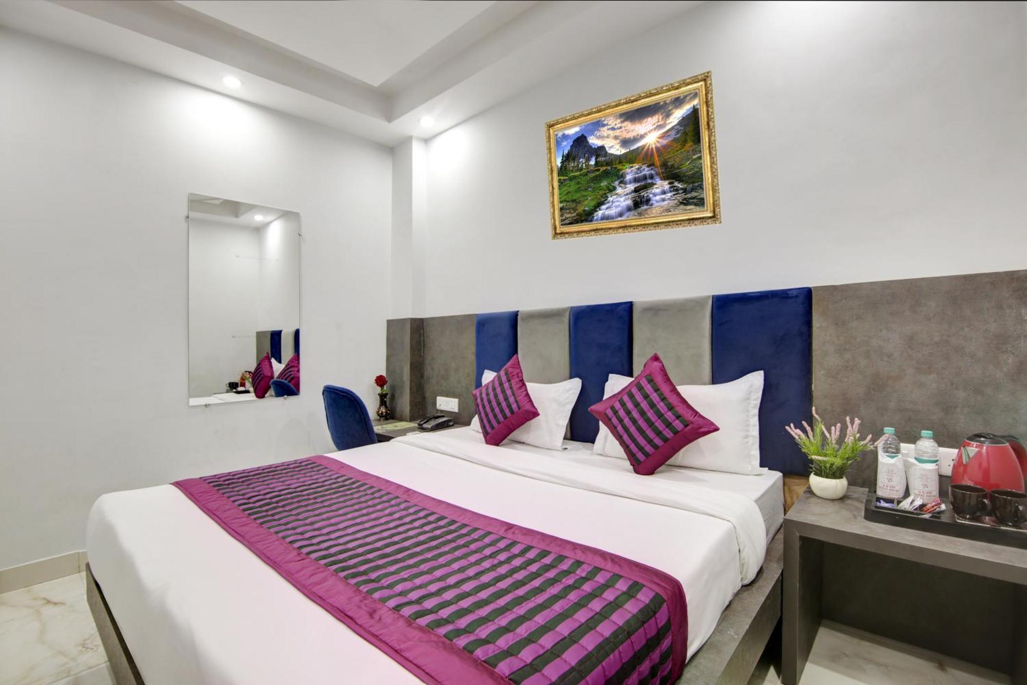 S B Near Railway Station Paharganj Hostel New Delhi
