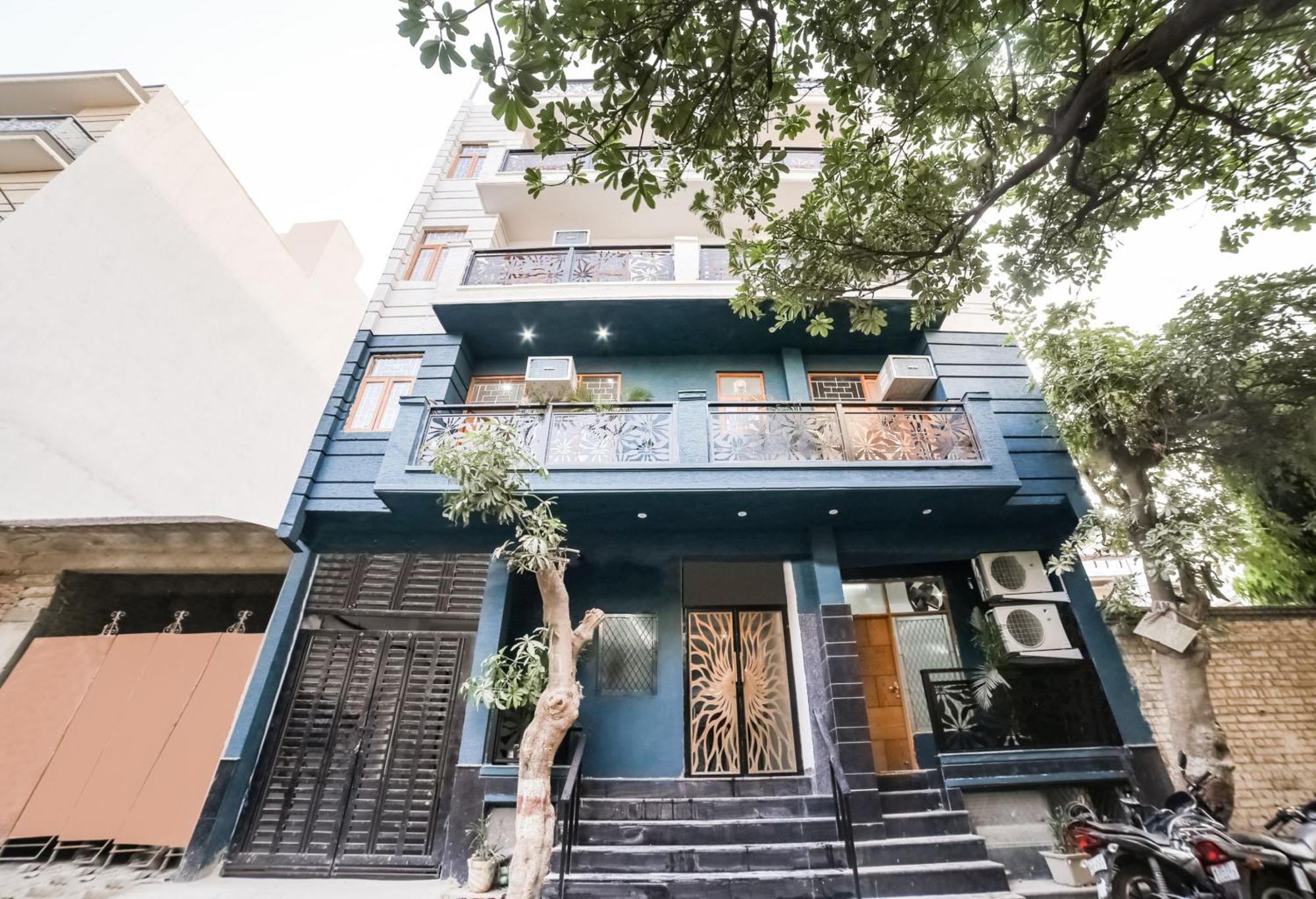 O Heaven Near Qutab Minar Metro Station 4*