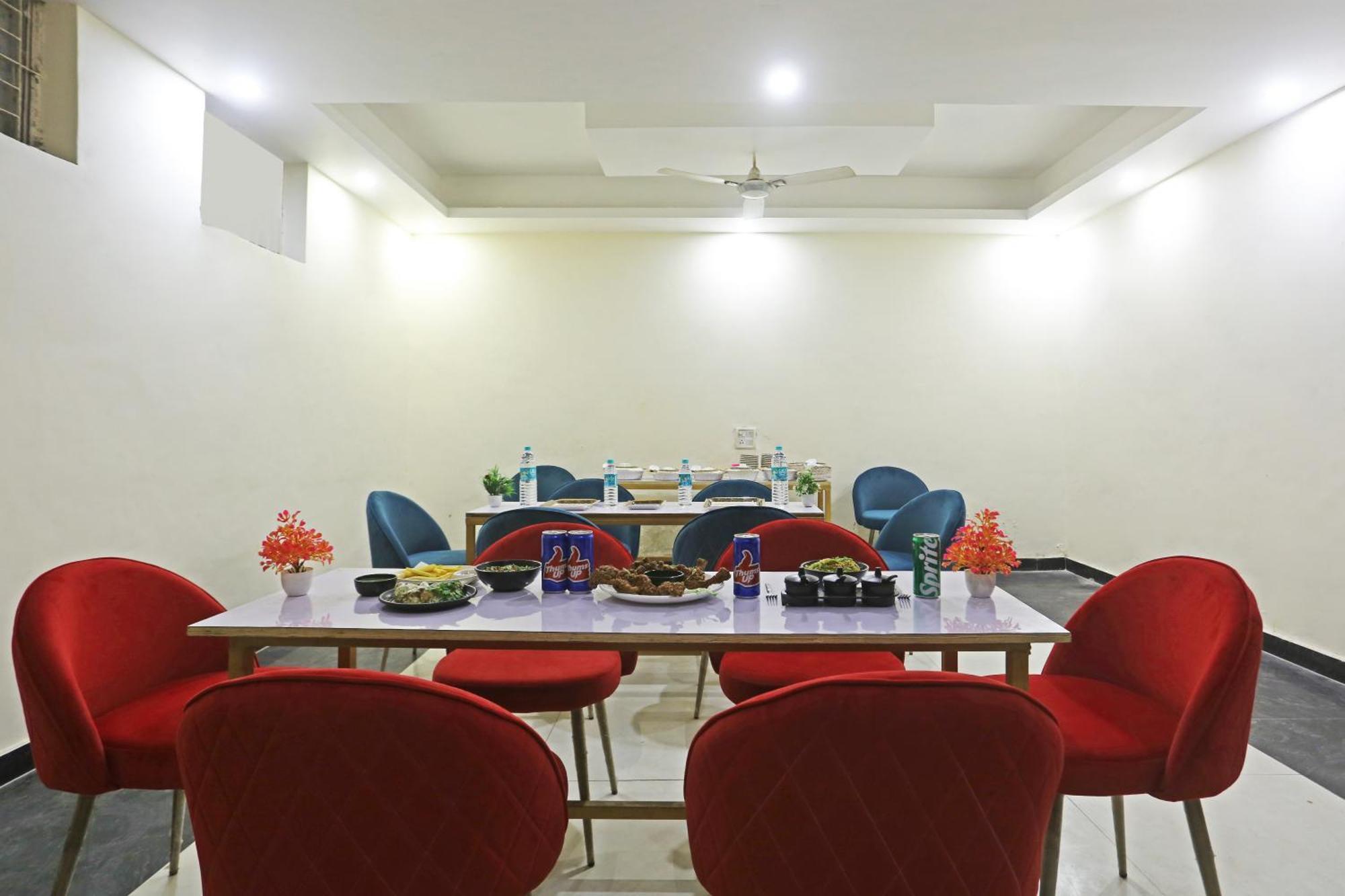 Lookout Delhi Igi Airport 4*