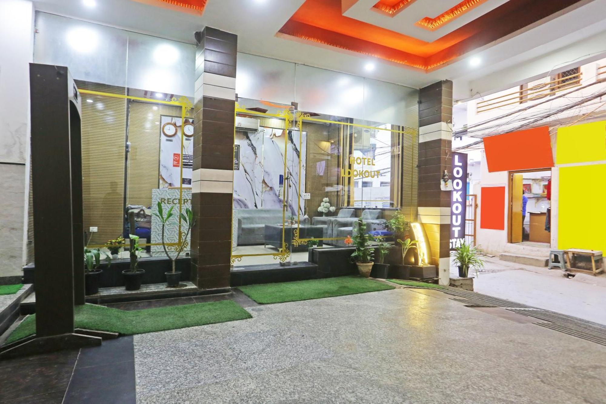 Hotel Lookout Delhi Igi Airport 4*