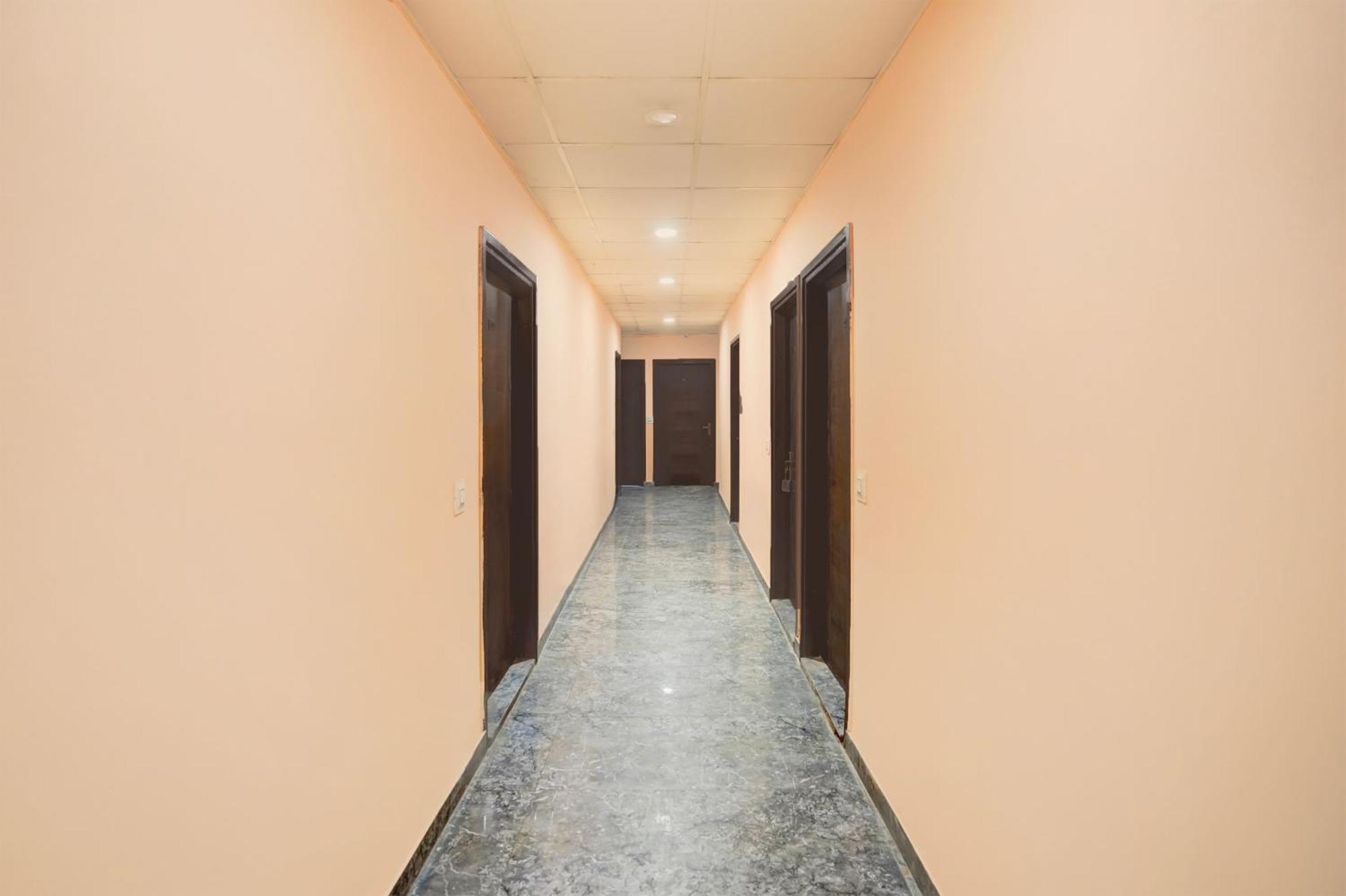 Super O Vishkarma Colony Formerly Harmony Palace 3* New Delhi