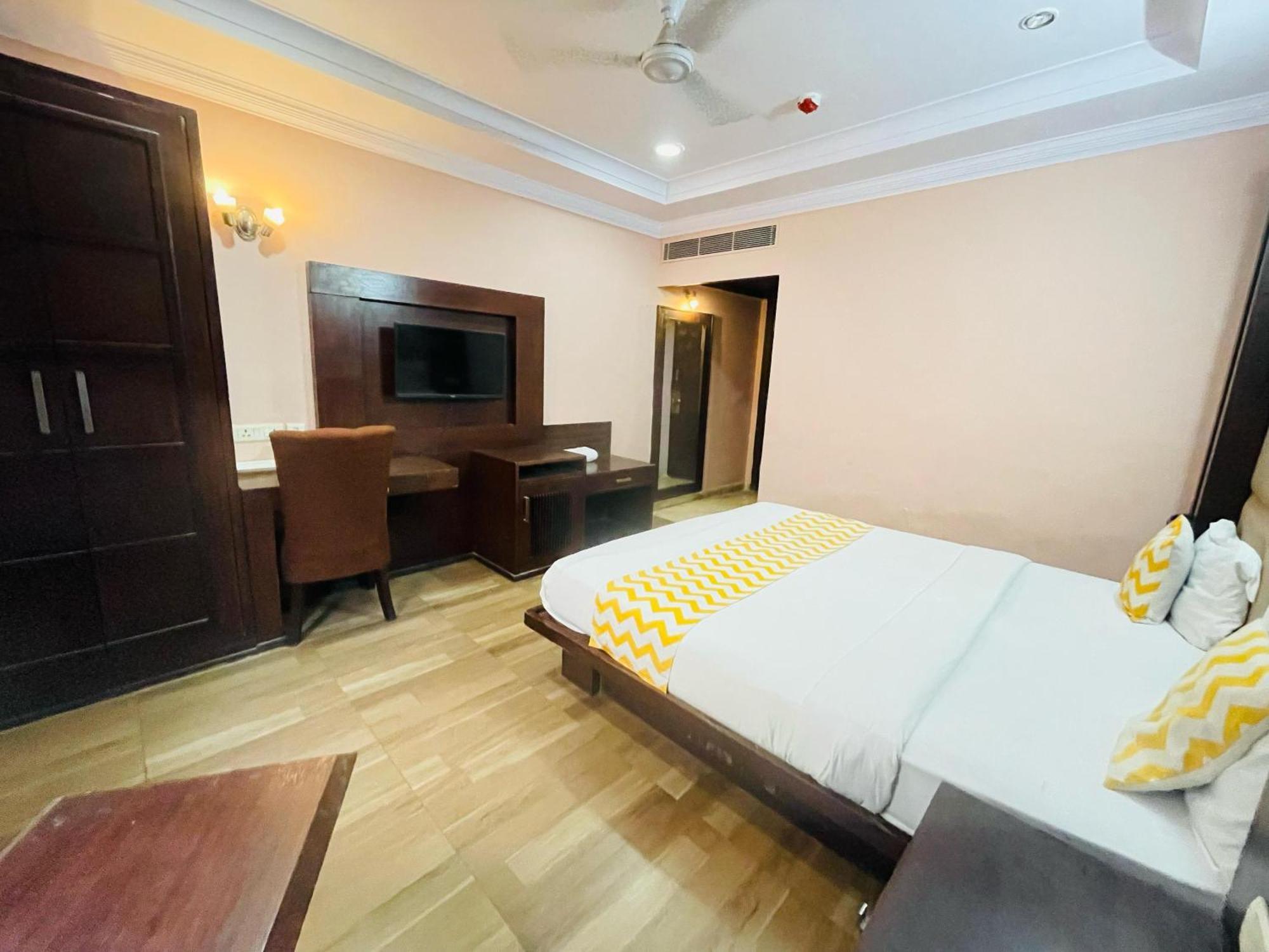 Imperial - Nehru Place Apartamento