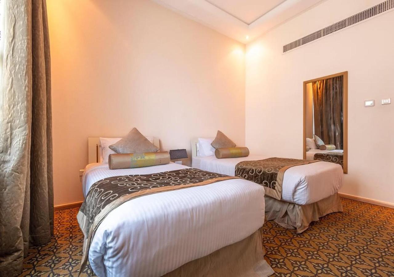 De Belwood Near Igi Delhi Airport Hotel New Delhi