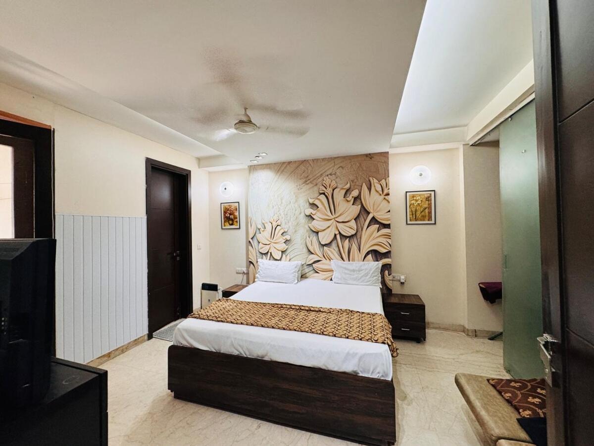 Apartment 3br Spacious Park Facing With Balcony *