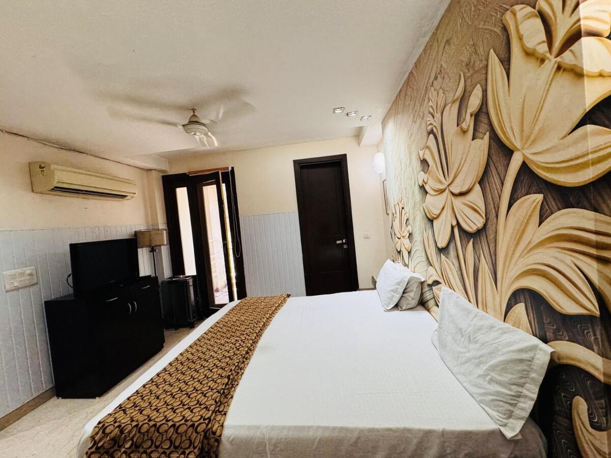 3br Spacious Park Facing With Balcony Apartment *