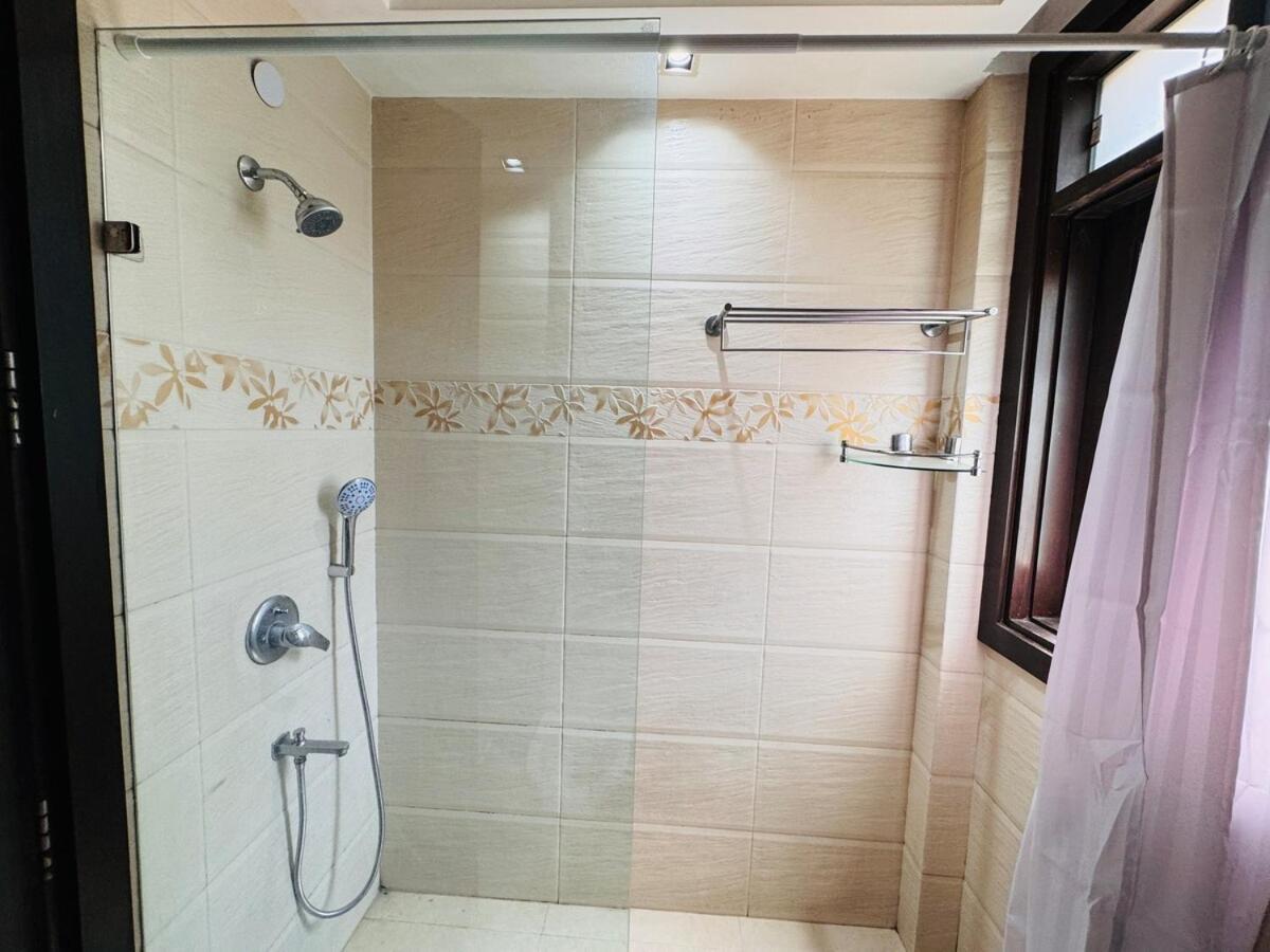 3br Spacious Park Facing With Balcony Apartment