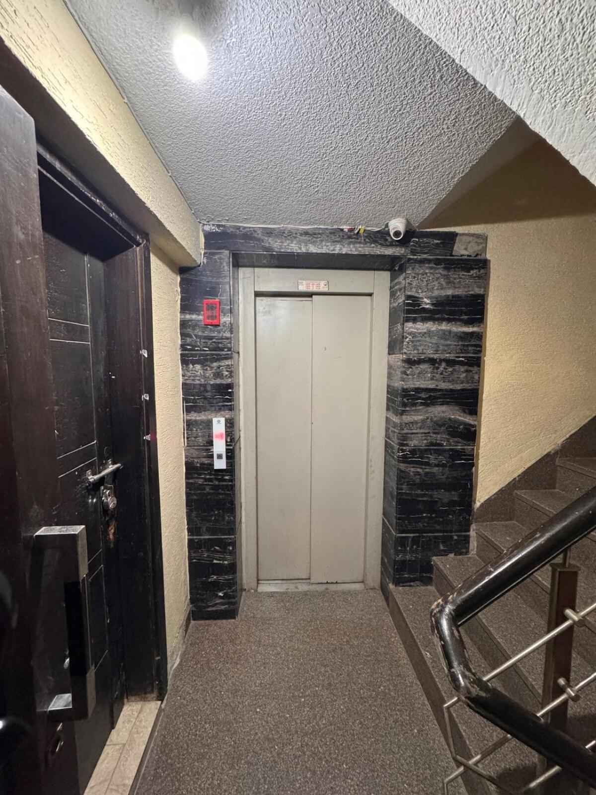3br Spacious Park Facing With Balcony
