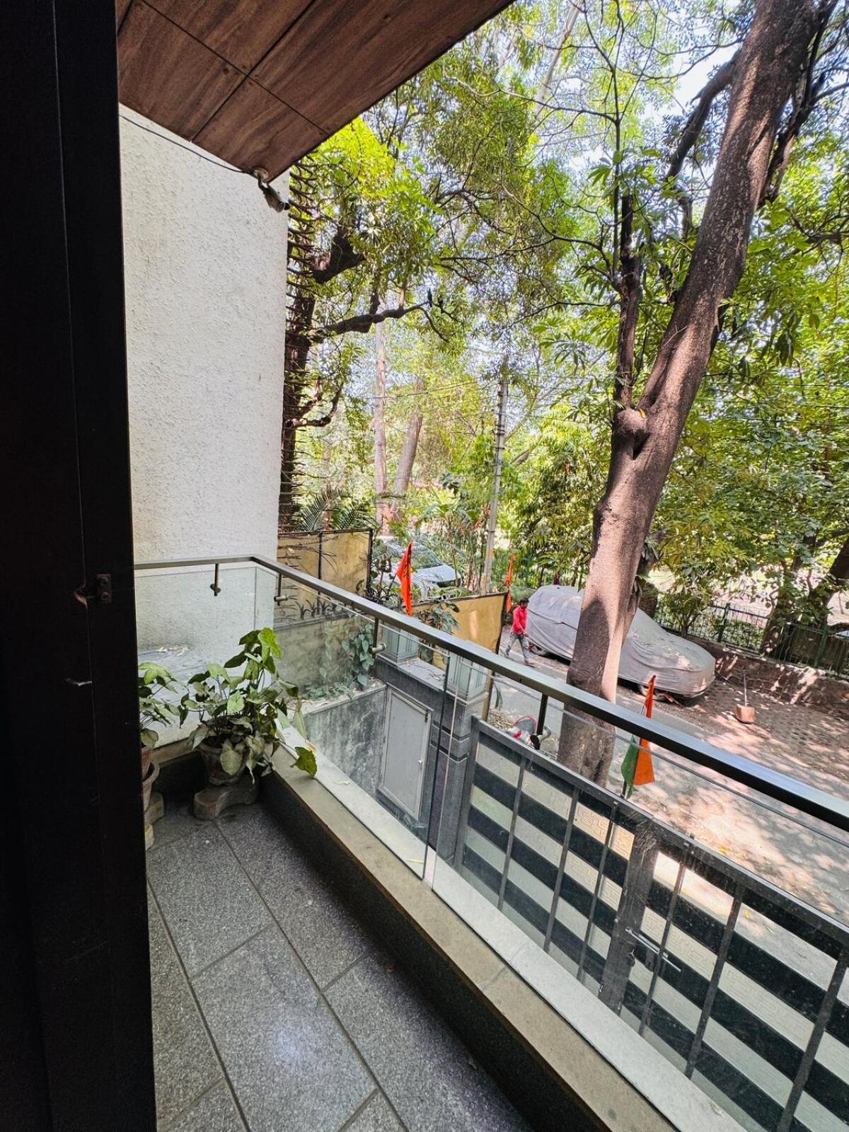 3br Spacious Park Facing With Balcony